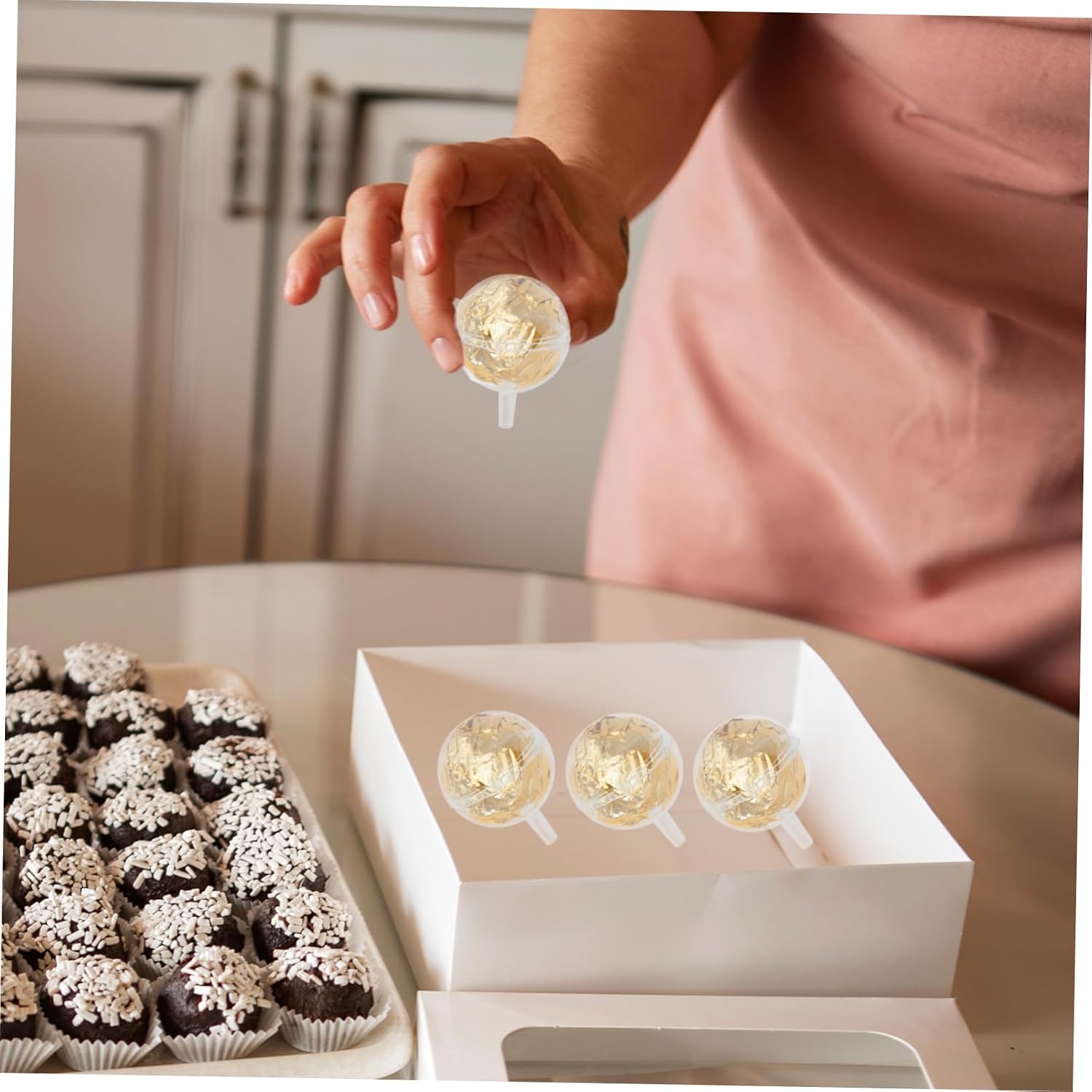 HAPINARY 100pcs Chocolate Holders for Candy Bouquet for Wedding and Valentine's Day Decorations Packaging Cups for Chocolates and Treats