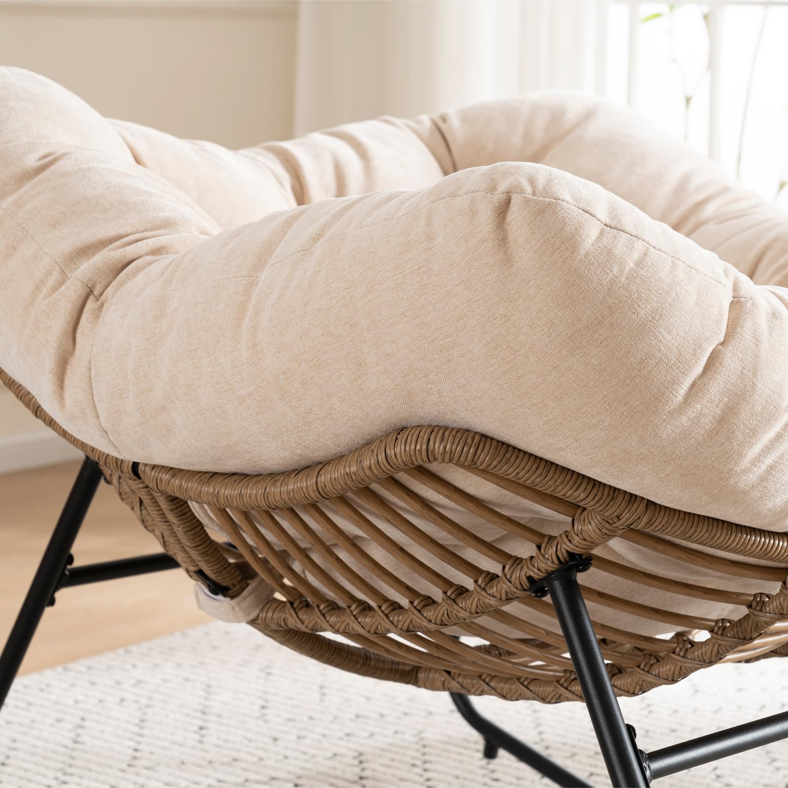 Fotel bujany, szenilowe, tapicerowane krzesło akcentujące, 90 x 107 x 83 cm, z wysokiej jakości wyściółką, nowoczesne krzesło bujane, ergonomiczne, do sypialni, salonu, mieszkania, beżowe