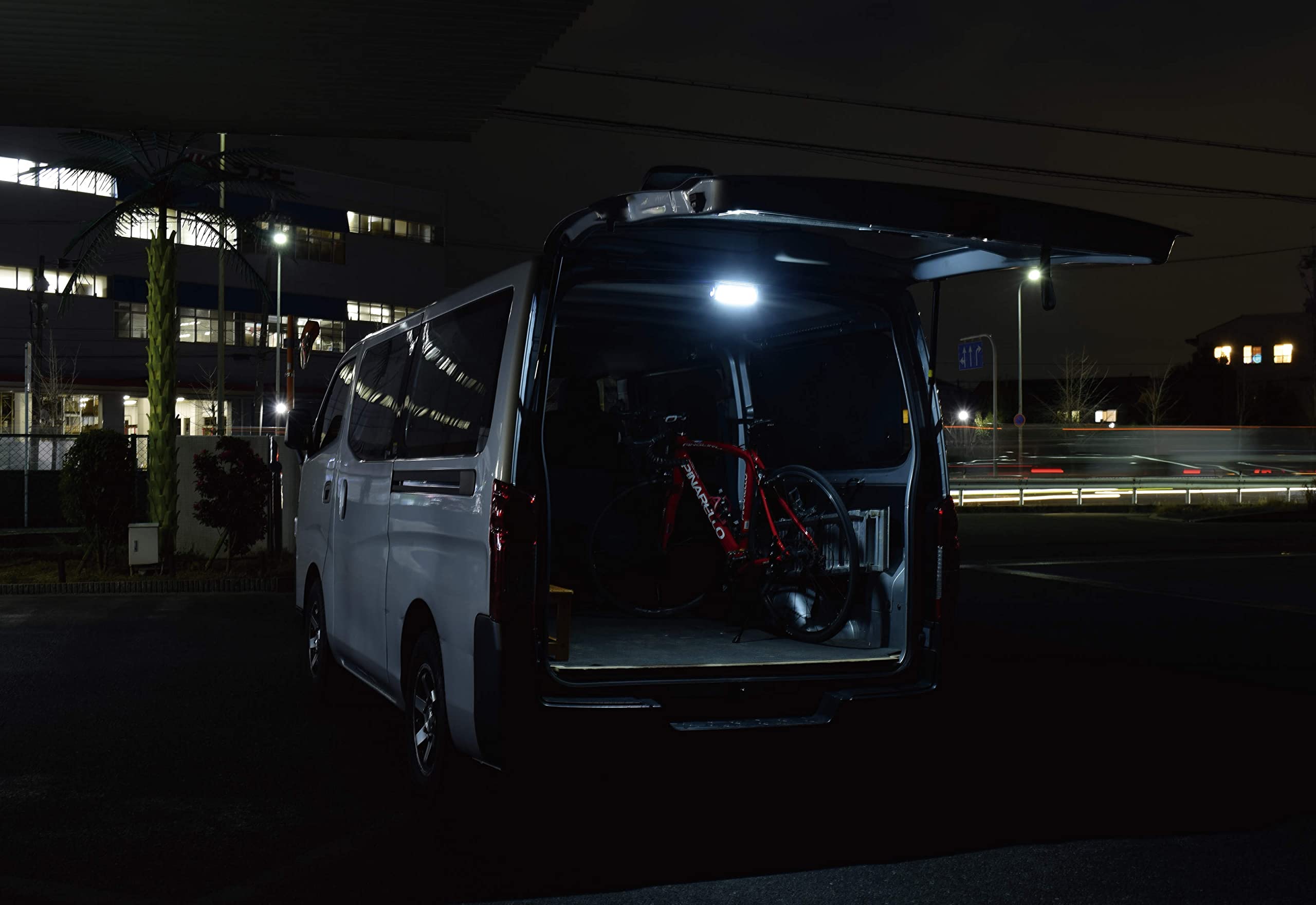 Amazon | 日動 充電式LED “マグピタチューバー” 屋外型 11118 LMTW