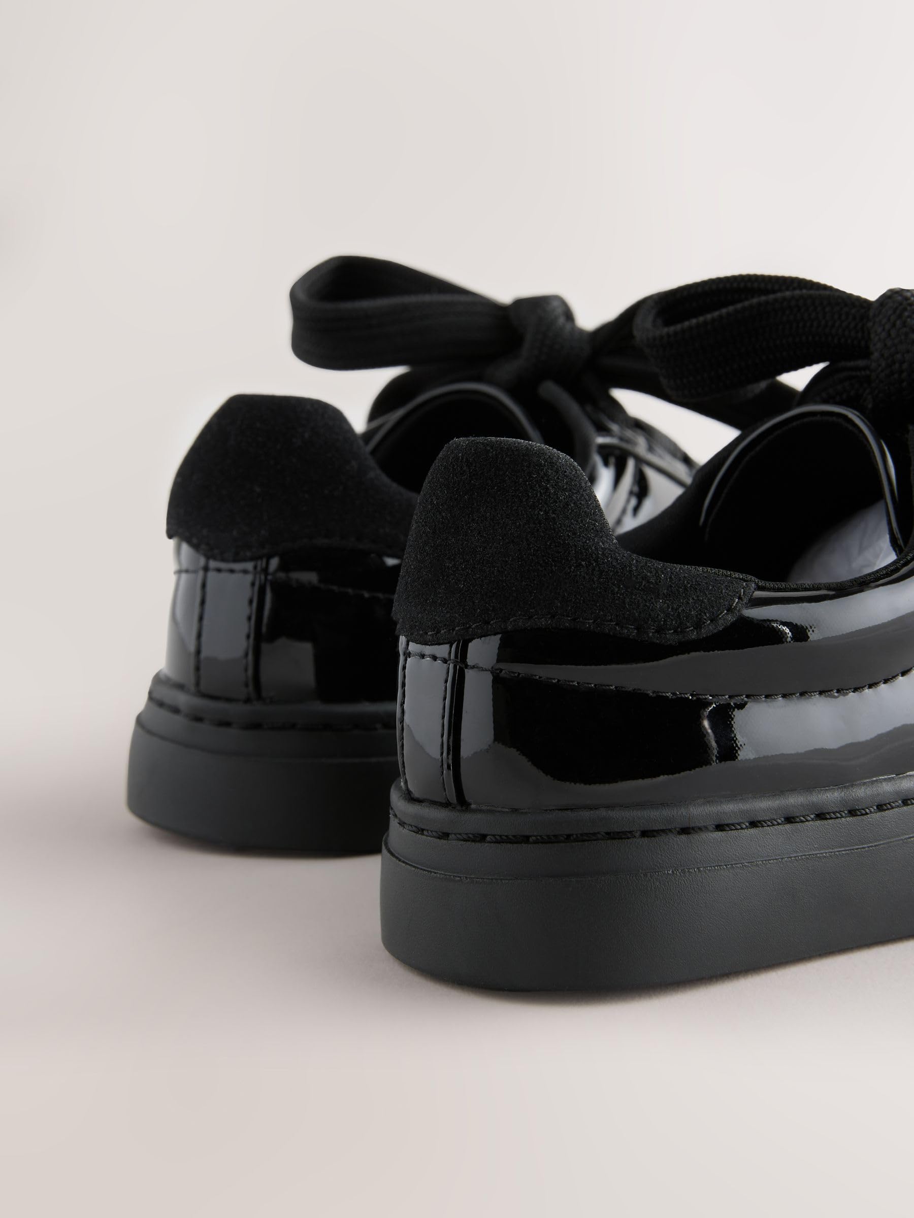 NEXT Ragazza Scarpe da Ginnastica in Pelle per la Scuola Stile rétro | Bambino, con lacci, Lace-Up