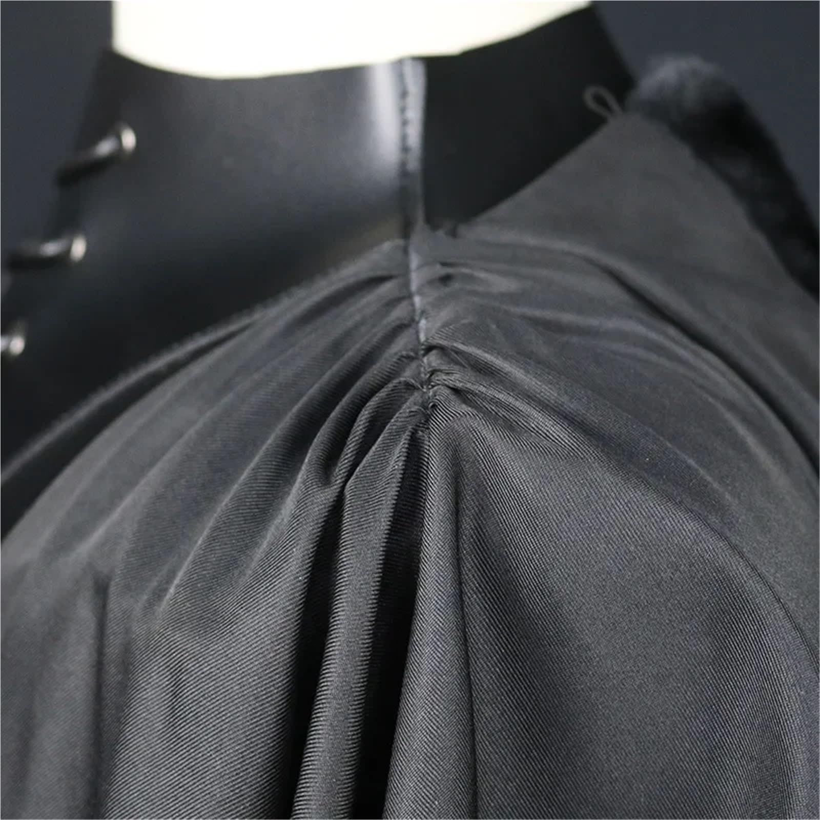 Armatura da Spalla Vintage Costume da cosplay con lacci e armatura medievale vintage con una spalla e mantello punk gotico