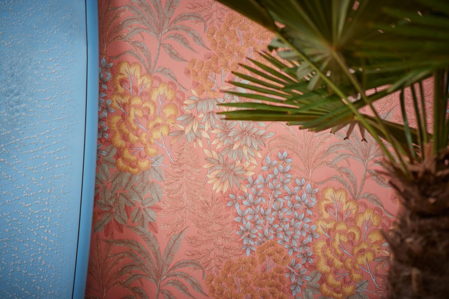 Livingwalls Travel Styles Non-Woven Wallpaper, Wild Flower Wallpaper in Pink and Blue