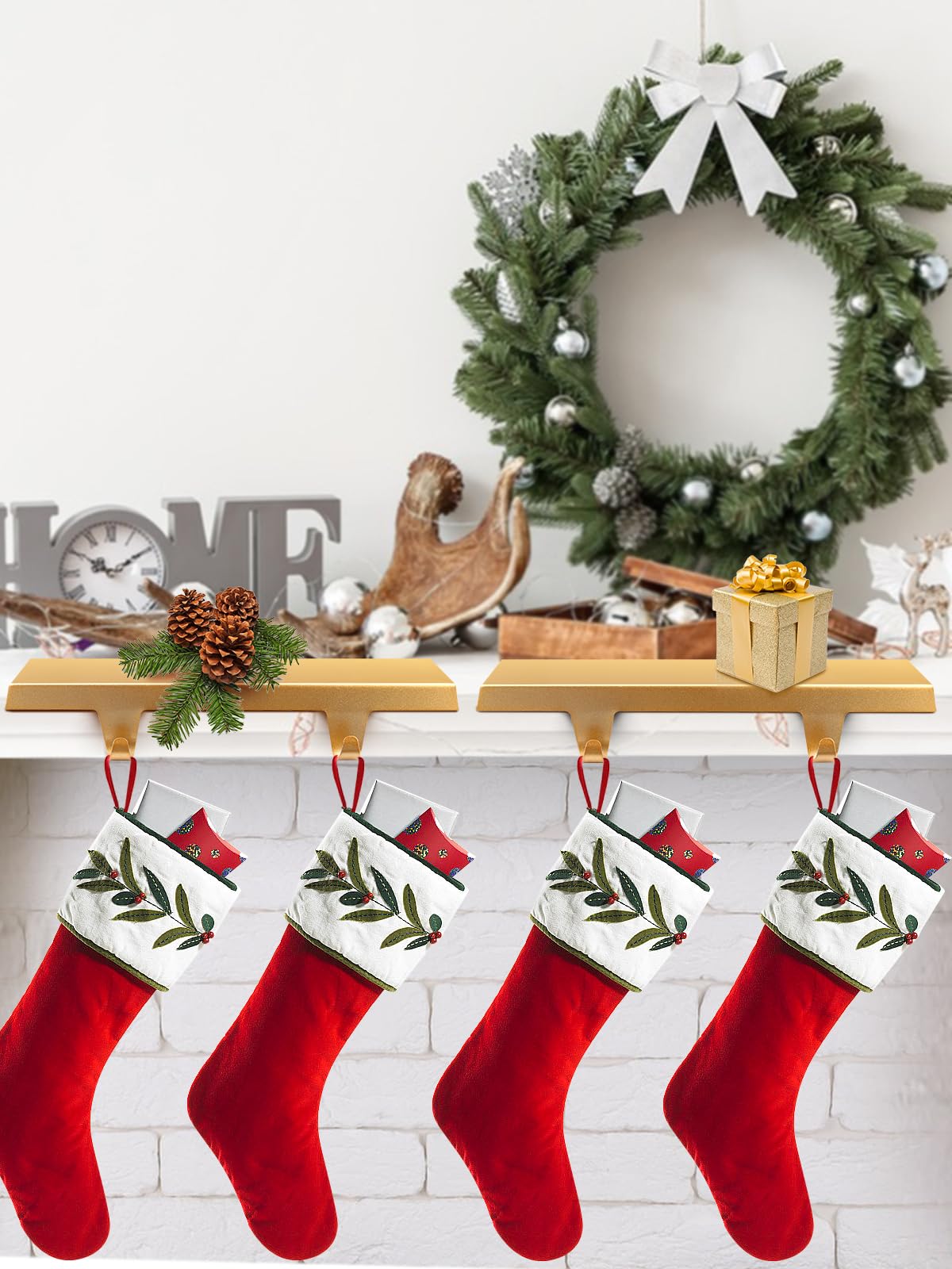 EBANKU Kerstkoushouder, 4 Stuks Metal Kerstkousenhouder with Non Slip Pad Kerstkousenhouder Metalen Haken voor Hangende Kerstkousen voor Kerstfeest Decoratie(Zilver