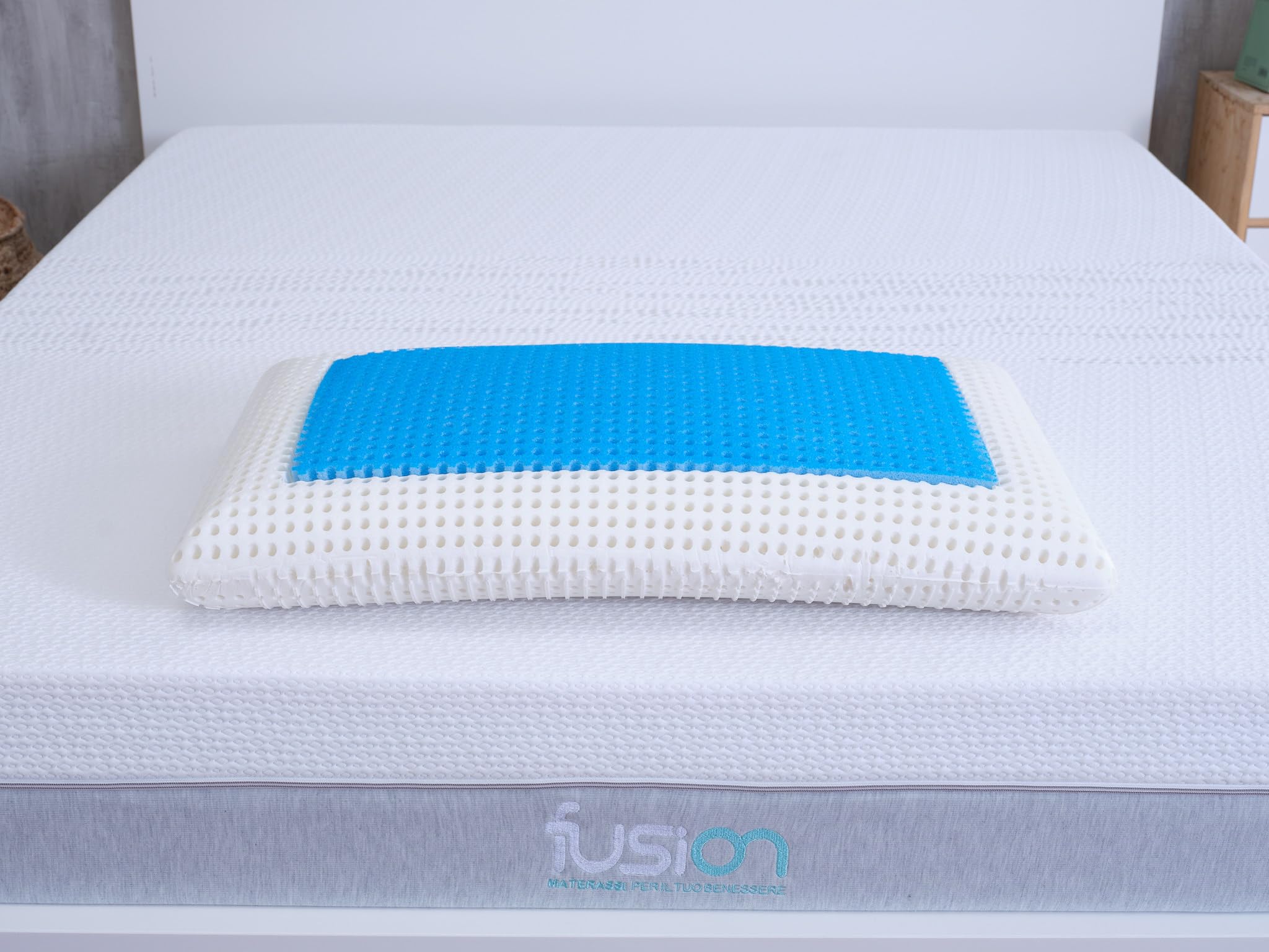 Cuscino In Memory Foam Ergonomico con Strato Rinfrescante in Gel – Modello Saponetta per Supporto Ottimale e Comfort Fresco durante il Sonno