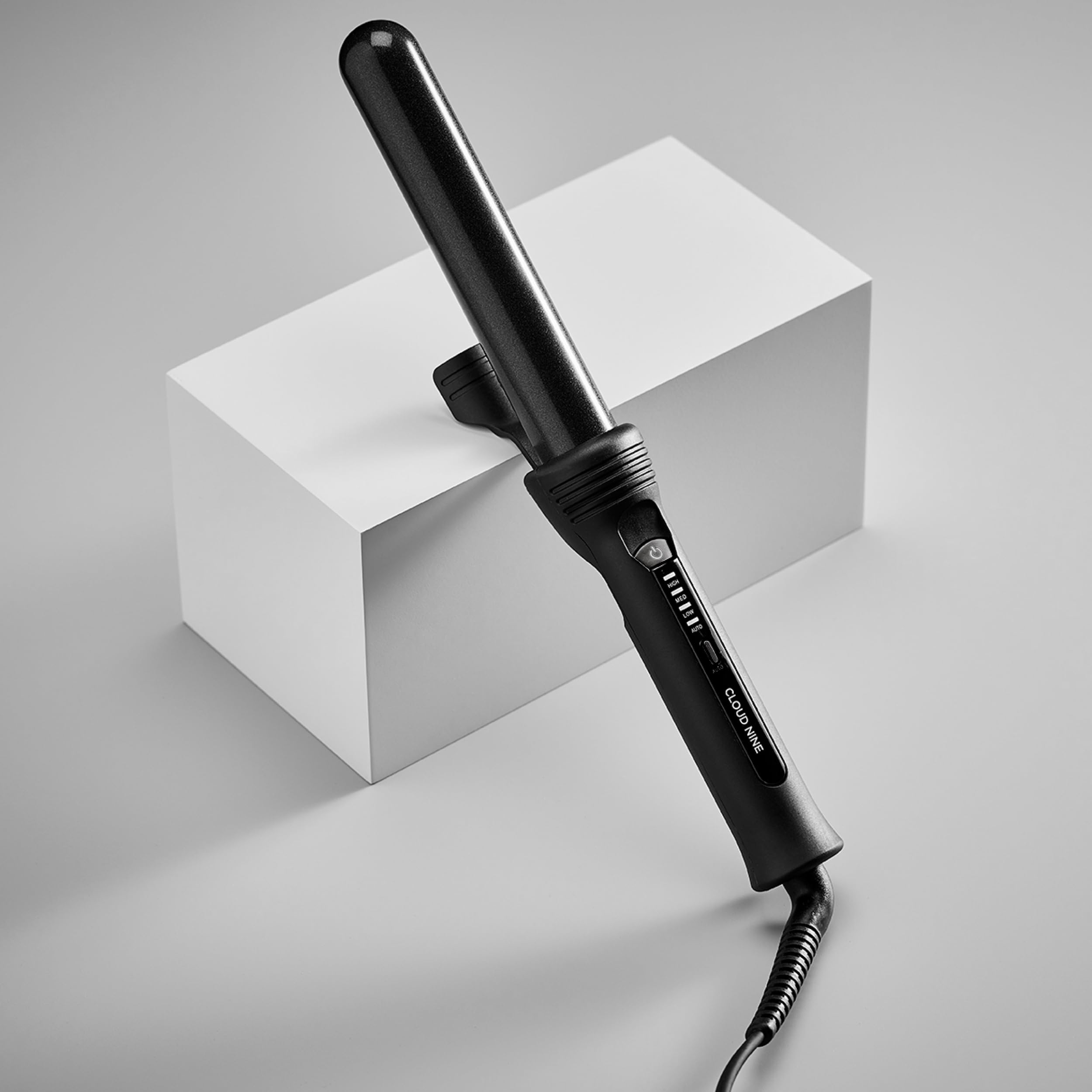 CLOUD NINE The Curling Wand Hair Curler Gold, 28 cm x 3 cm - Image 3