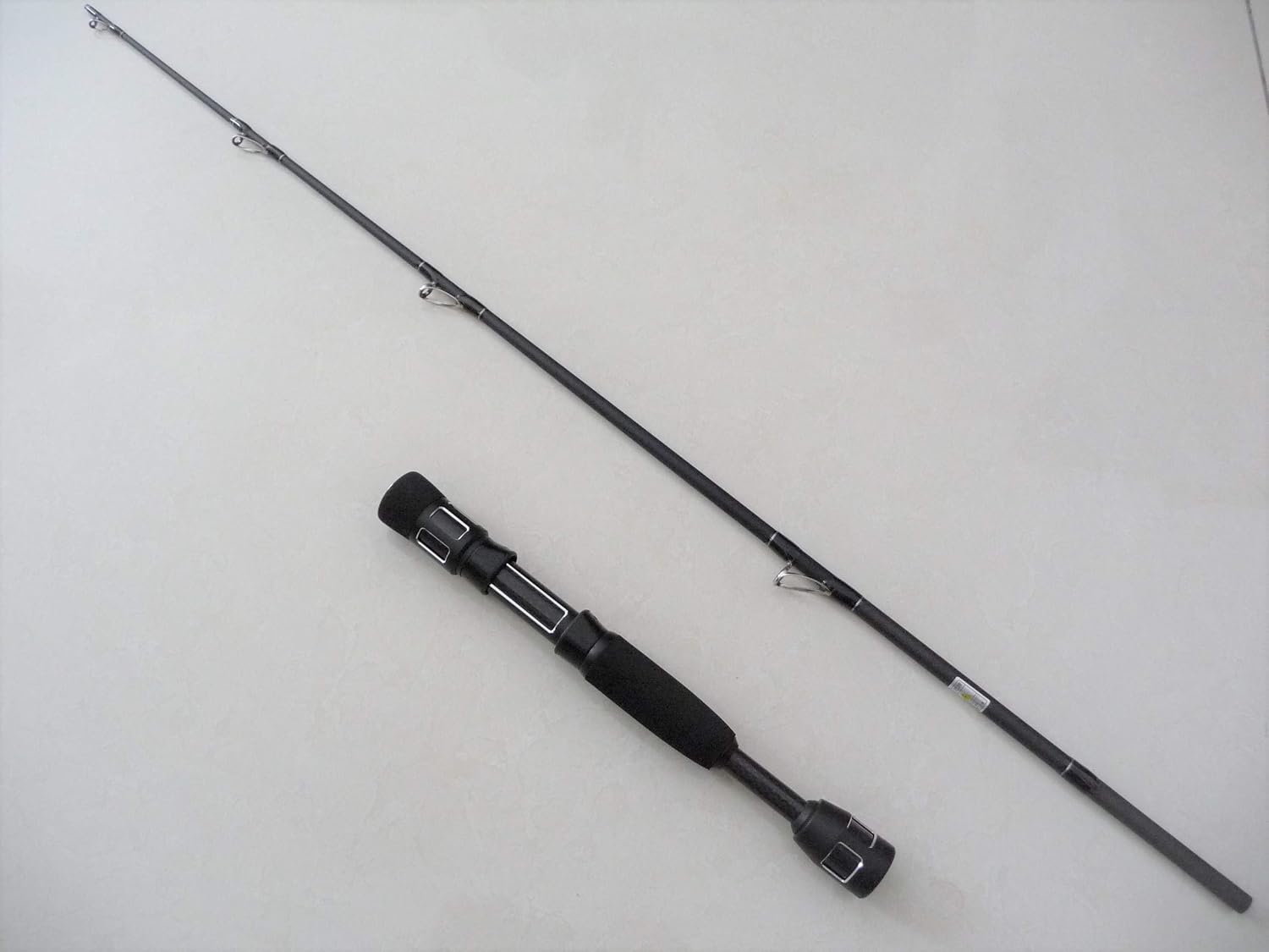 Amazon 筏カセ竿 替穂先付 チヌ筏竿150 穂先ハーフチタン2本 ソリッド1本 ノーブランド品 チヌ竿