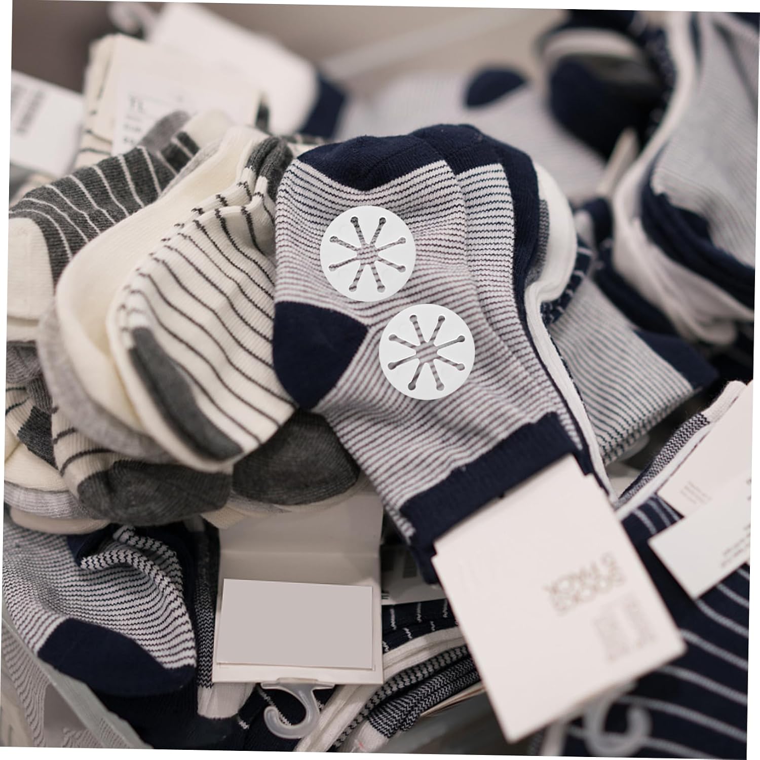 PRETYZOOM 28pcs Sock Holders Organizer Tool White Sock Ring Clips for Easy Laundry Sorting No Edges Multi Options for Family Use Compact Design for Washing Machine