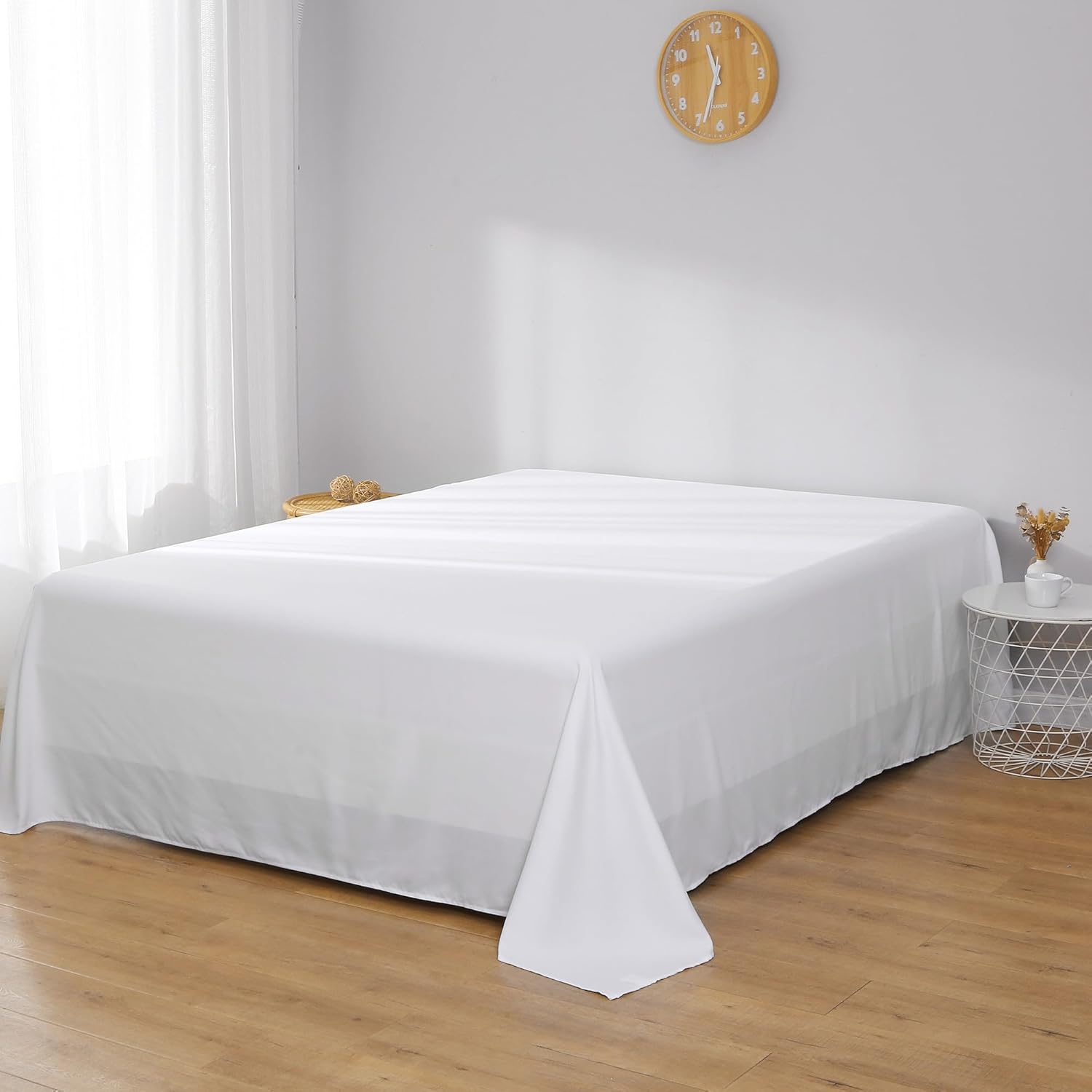 Luxury Hotel Quality Bed Sheet - White Sheet 1 Piece - 100% Microfiber,Wrinkle, Fade, Stain Resistant Flat Sheet (Queen 90 * 102 inch)