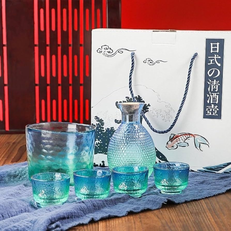 高級ガラス酒器セット 冷酒セット8点セット　冷酒グラス ぐい呑み 金箔入れ　酒器 Amazon.co.jp: 冷酒器セット 耐熱ガラス 酒器 冷酒 グラスセット