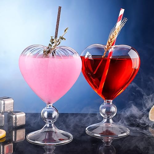 BestAlice 2 vasos de cóctel de vidrio de martini, 8 onzas, creativos, en forma de corazón, con pajita, copa romántica de cristal para vino, zumo de