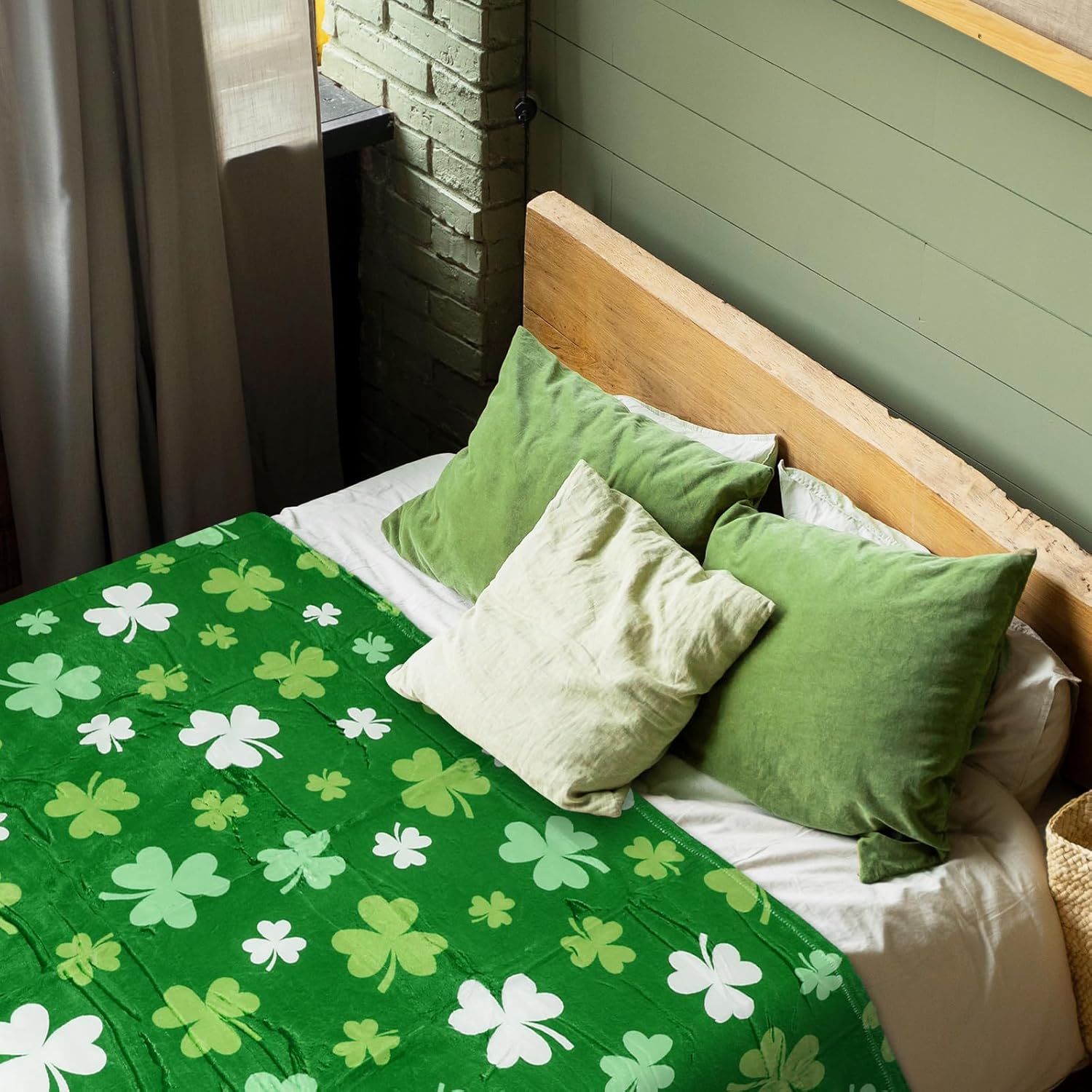 St. Patrick' s Day Fuzzy Blanket 50 x 60 Inch Throw Blanket Green White Shamrock Clover Soft Cozy Flannel Blankets for Irish Holiday Home Bed Soft Couch Chair - Image 7