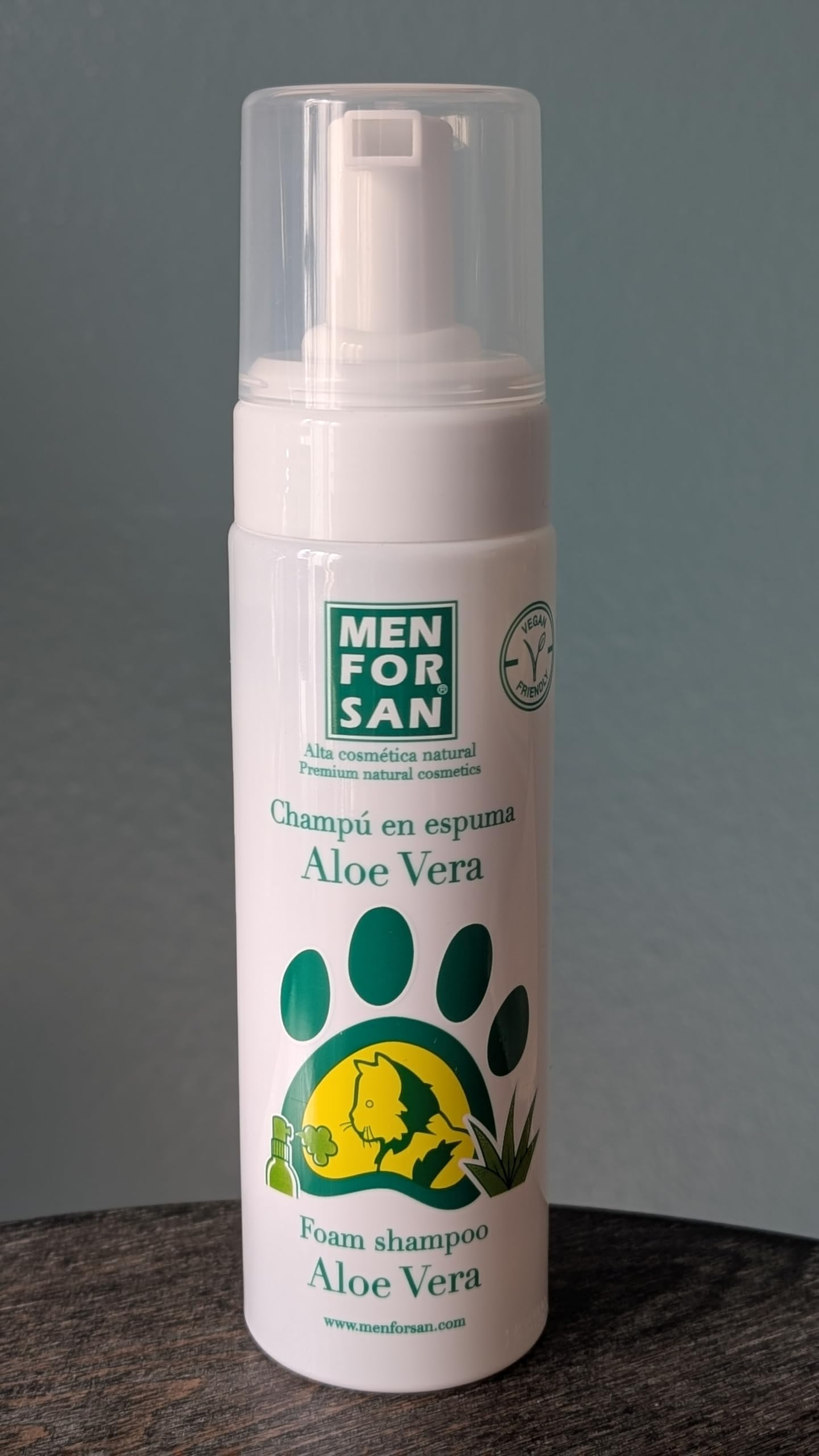 MENFORSAN Shampooing Mousse à l'Aloe Vera pour Chats 200ml,Nnettoie sans Utiliser d'eau, avec de l'Aloe Vera 100% Naturel