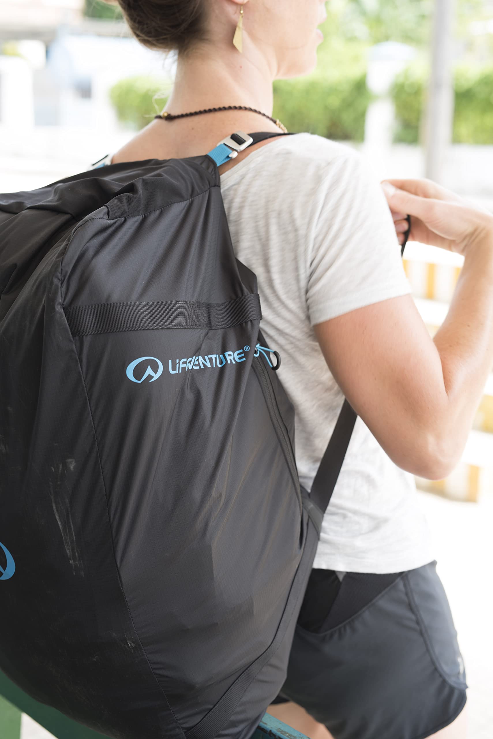 Lifeventure Bolsa Plegable Ultraligera de 70 litros Hecha de Telas recicladas, pequeña Bolsa de Viaje, Duradera y Ligera para Deportes al Aire Libre, Viajes, Camping