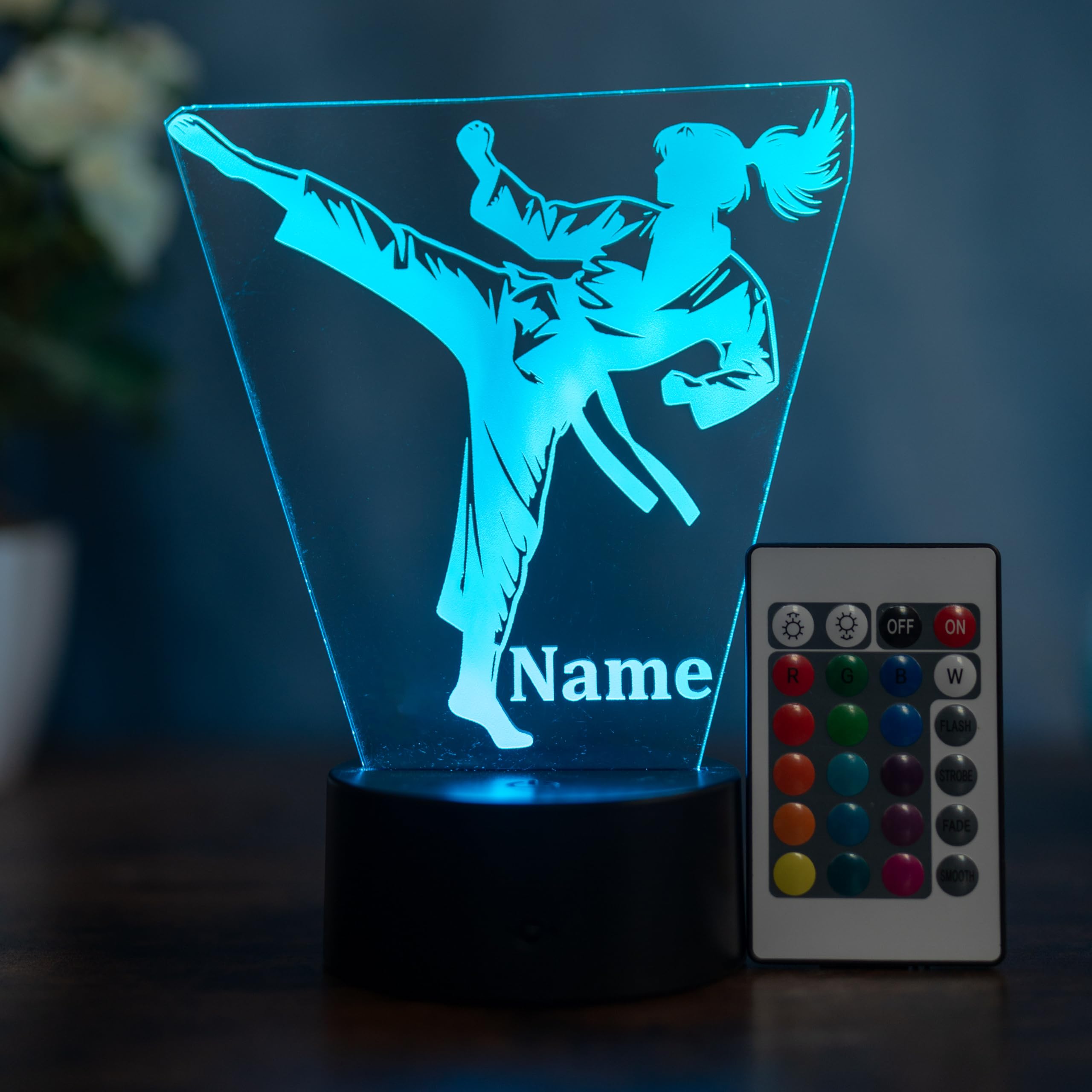 Lámpara LED de cristal acrílico para niña, diseño de karate, luz nocturna con nombre y cambio de color, decoración de artes marciales, cristal acrílico fabricado en Alemania