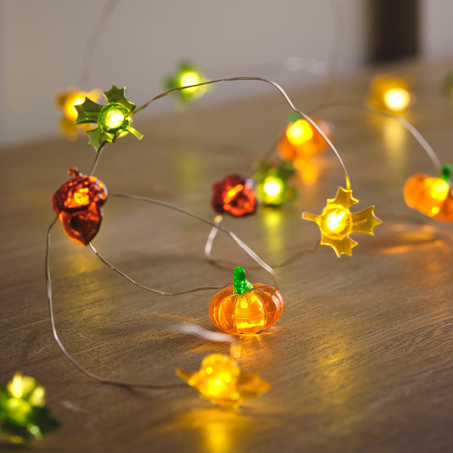 Lights4fun Warm White With Autumn Colours Halloween Indoor 30 Warm White Micro Led Battery Operated Autumn Pumpkin, Maple Leaf & Acorn String Fairy Lights With Timer 2.9M