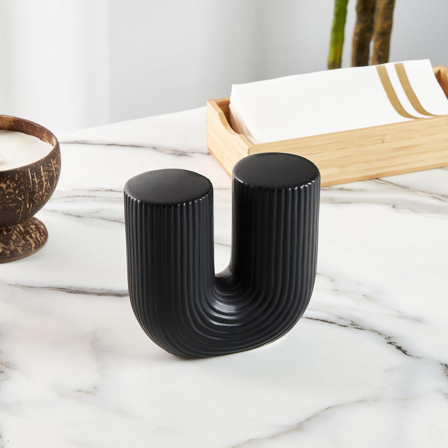 Restaurantware-Table Art Flower Vase, 1 Minimalist Vase - U-Shaped Style, for Fresh Or Artificial Flowers, Black Ceramic Vessel for Home Decor, in Kitchen, Home, Living Room, Office, and More