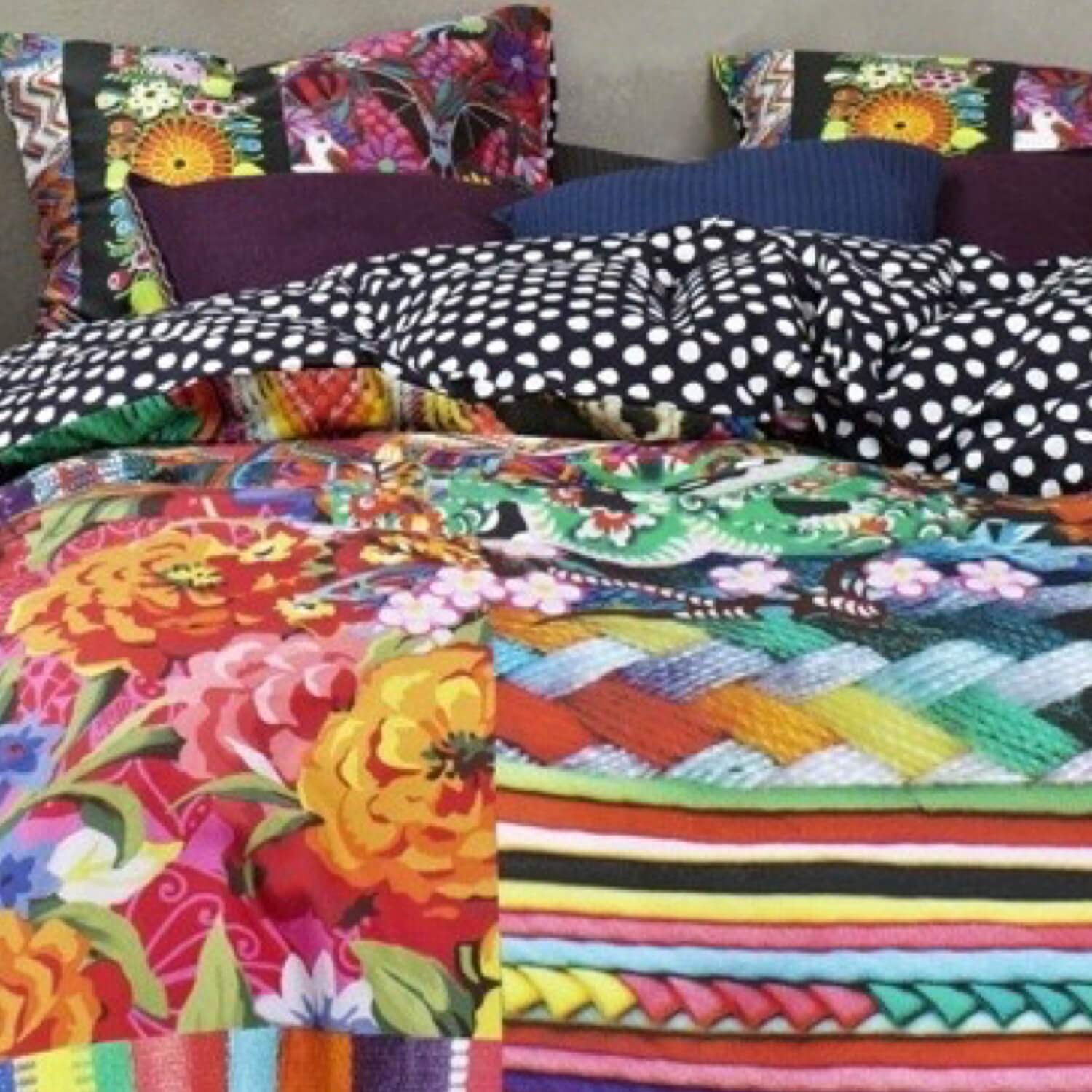 ESSENZA Bettwäsche Noida Satin Wendebettwäsche aus 100% Baumwolle mit Patchwork Blumenmuster und Digitaldruck, Bunt, 135 x 200 cm