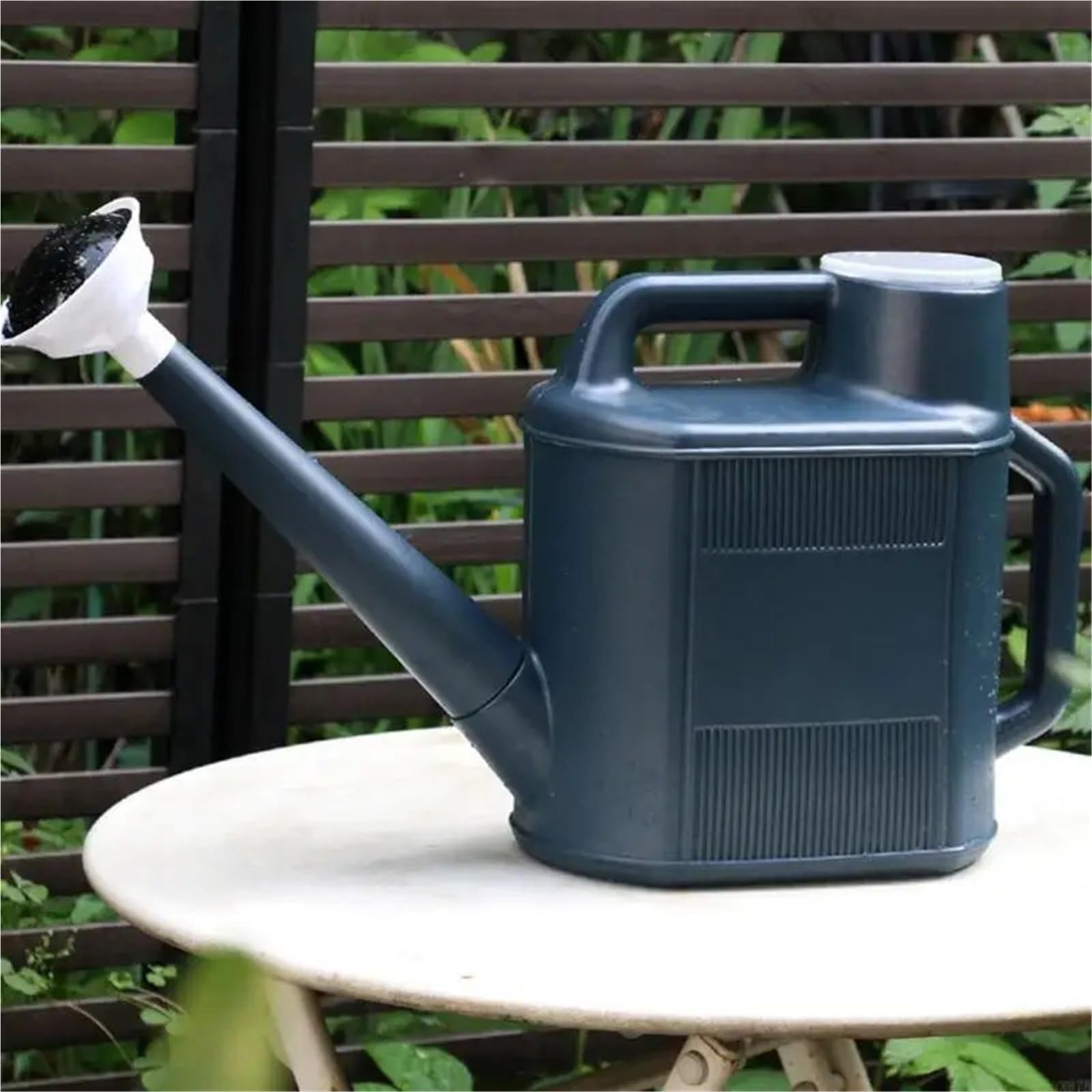 Annaffiatoio Tanica da Giardinaggio Professionale 10 Litri con beccuccio Lungo Staccabile for un'irrigazione efficiente