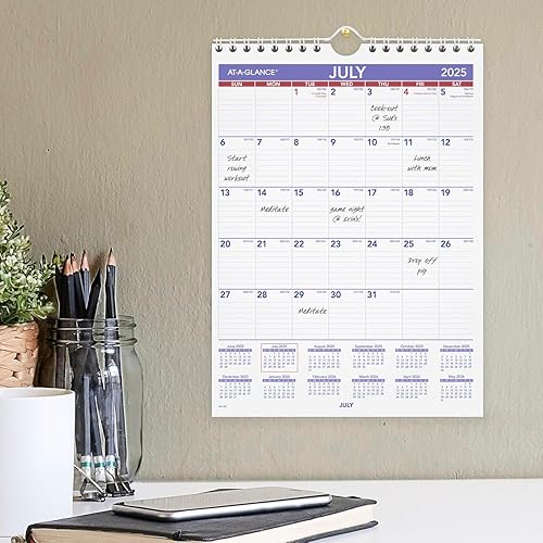 Miniatura 8 de AT-A-GLANCE Calendario académico de pared 2024-2025, mensual, 12 x 17 pulgadas, mediano, bloques diarios a rayas (PMA228)