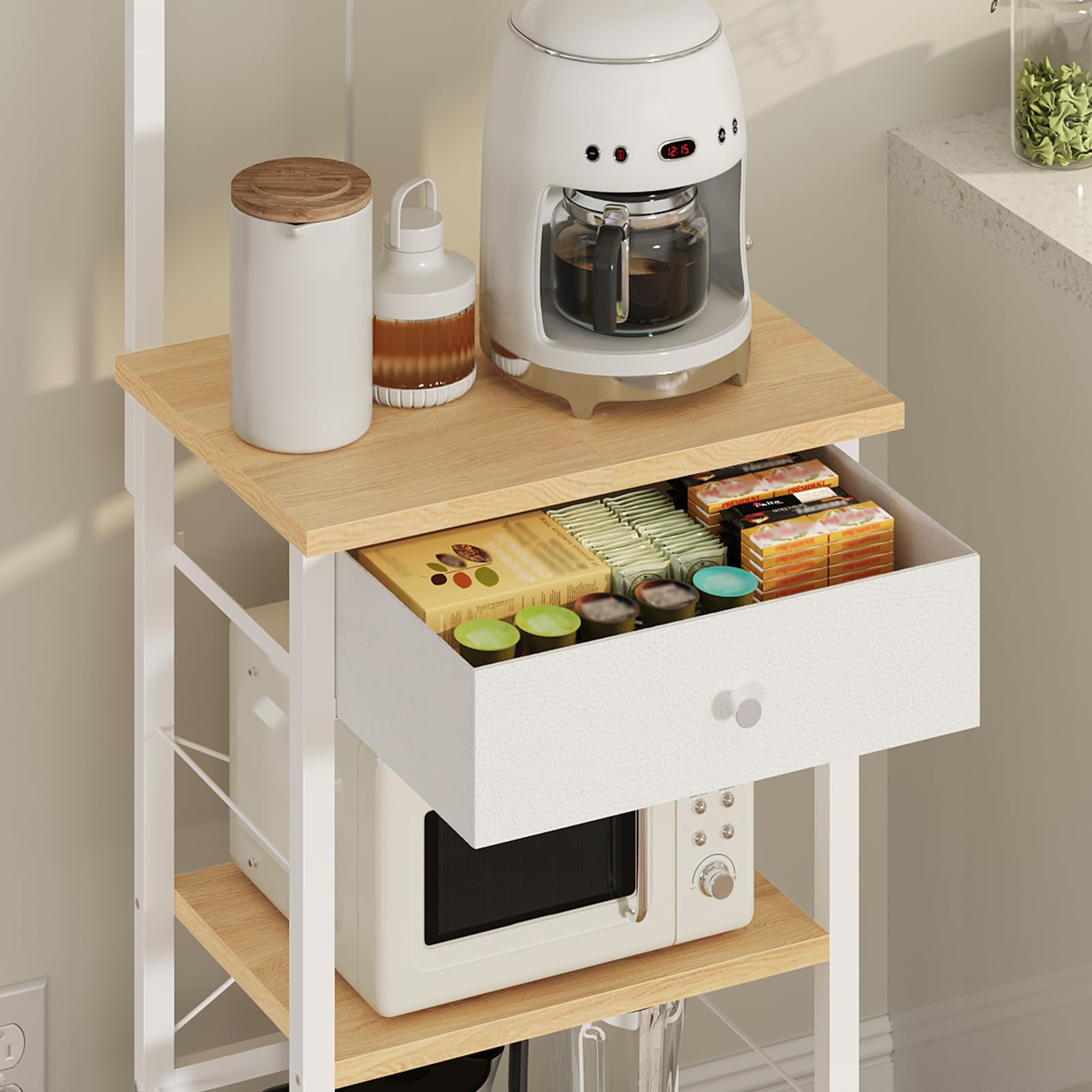 MAHANCRIS Estantería para Panadero con Cajón y Toma de Corriente, Soporte para Microondas, Bar de Café, 4 Ganchos en S, para Cocina, Salón, Comedor, Natural ABRBN48UE01