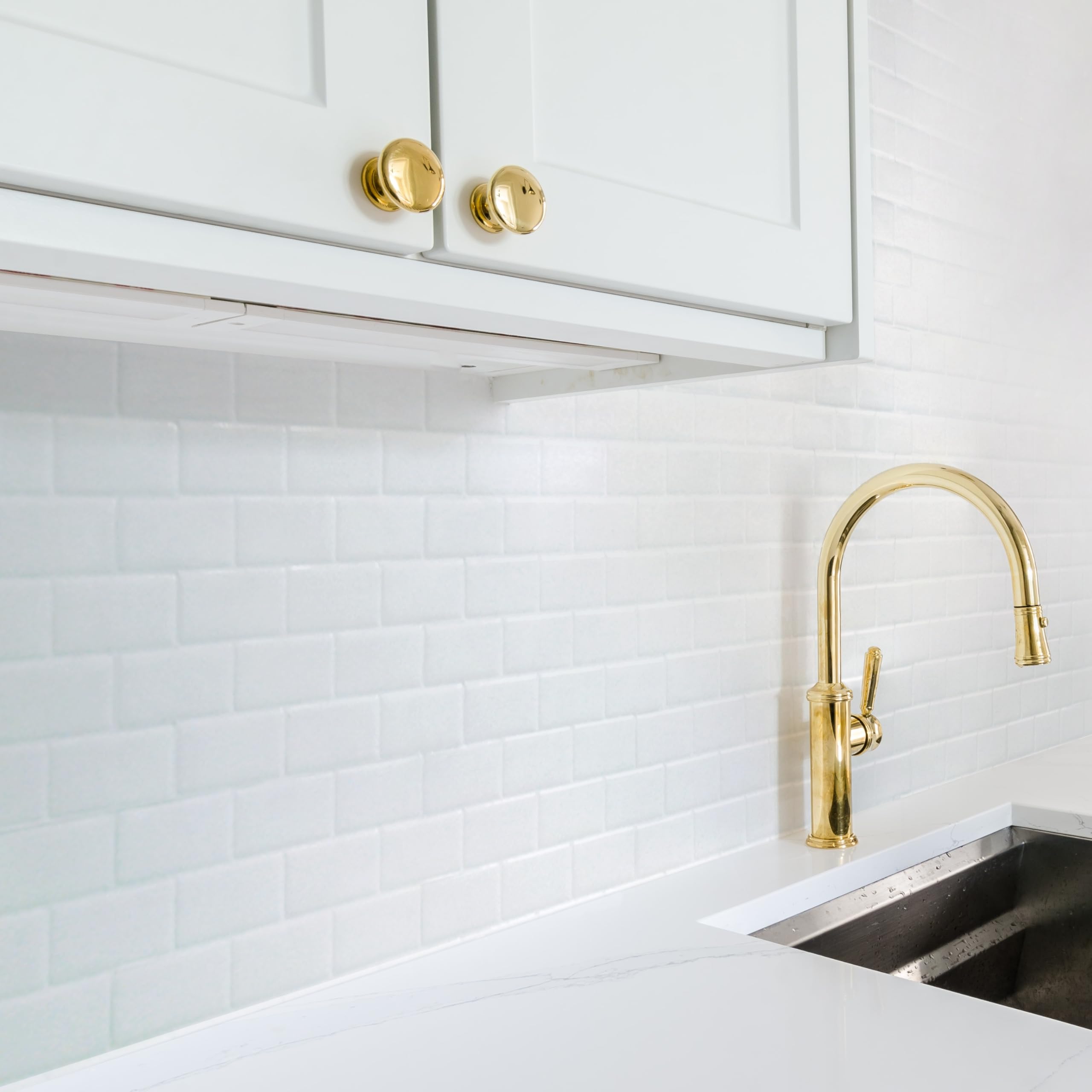 Smart Tiles Plaktegels Keuken en Badkamer - Subway Beige, Zelfklevende Tegelstickers & Wandpanelen PVC, 10 Tegels 27,81x24,64 cm, Hittebestendig, Makkelijk te Installeren, Gemaakt in Canada