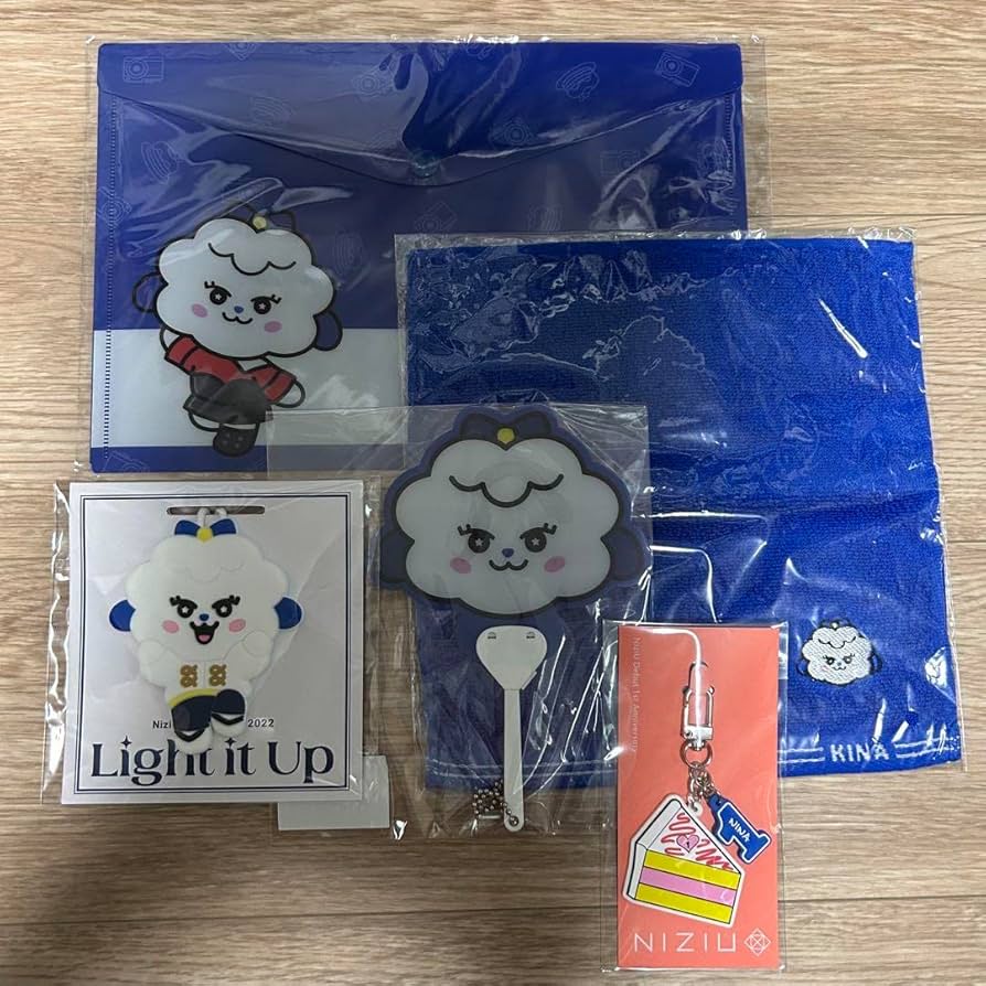 NIZOO キナ　定価　まとめ売り Amazon.co.jp: NiziU NIZOO ニナ キナ NINA KINA セット : おもちゃ