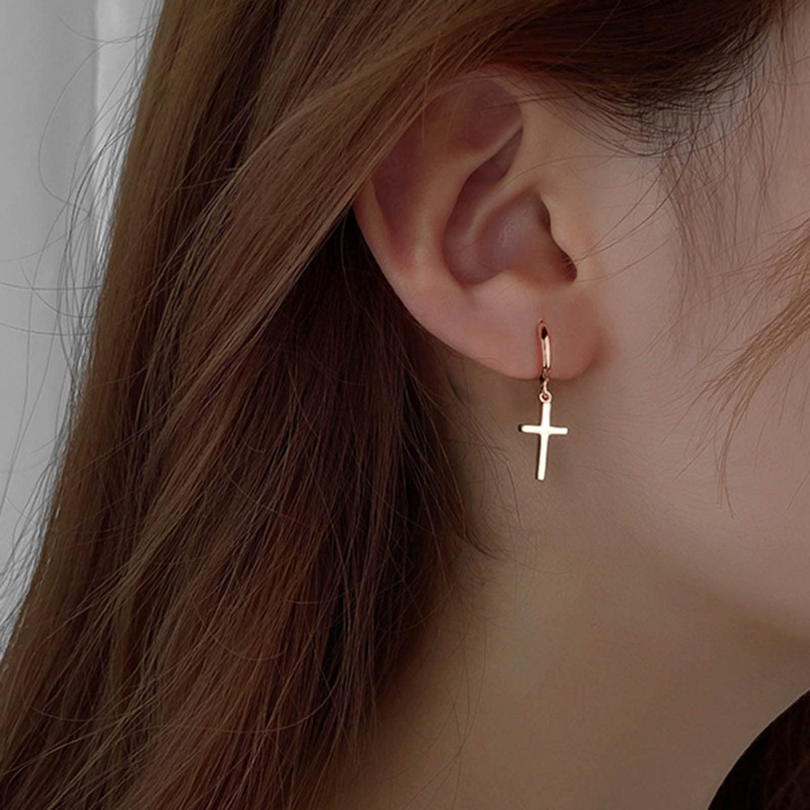Orecchini minimalisti con ciondolo a croce in strass argento o oro. Mini orecchini a cerchio a croce. Regalo di Natale per donna o ragazza - Italia