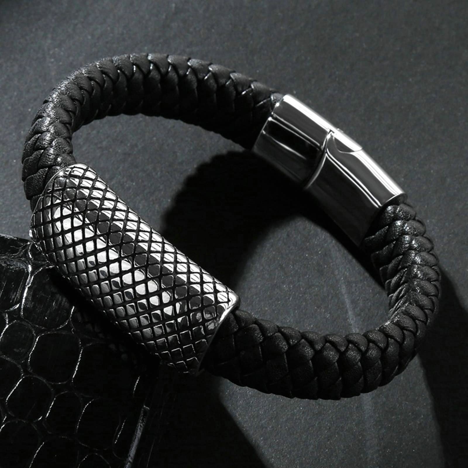 WXKAGF Herrenarmband aus Edelstahl, Herrenarmbänder, geflochtenes Lederarmband mit schwarzgoldener Schnalle, 16,5 cm Länge, Gothic-Schmuck für Herrenarmband