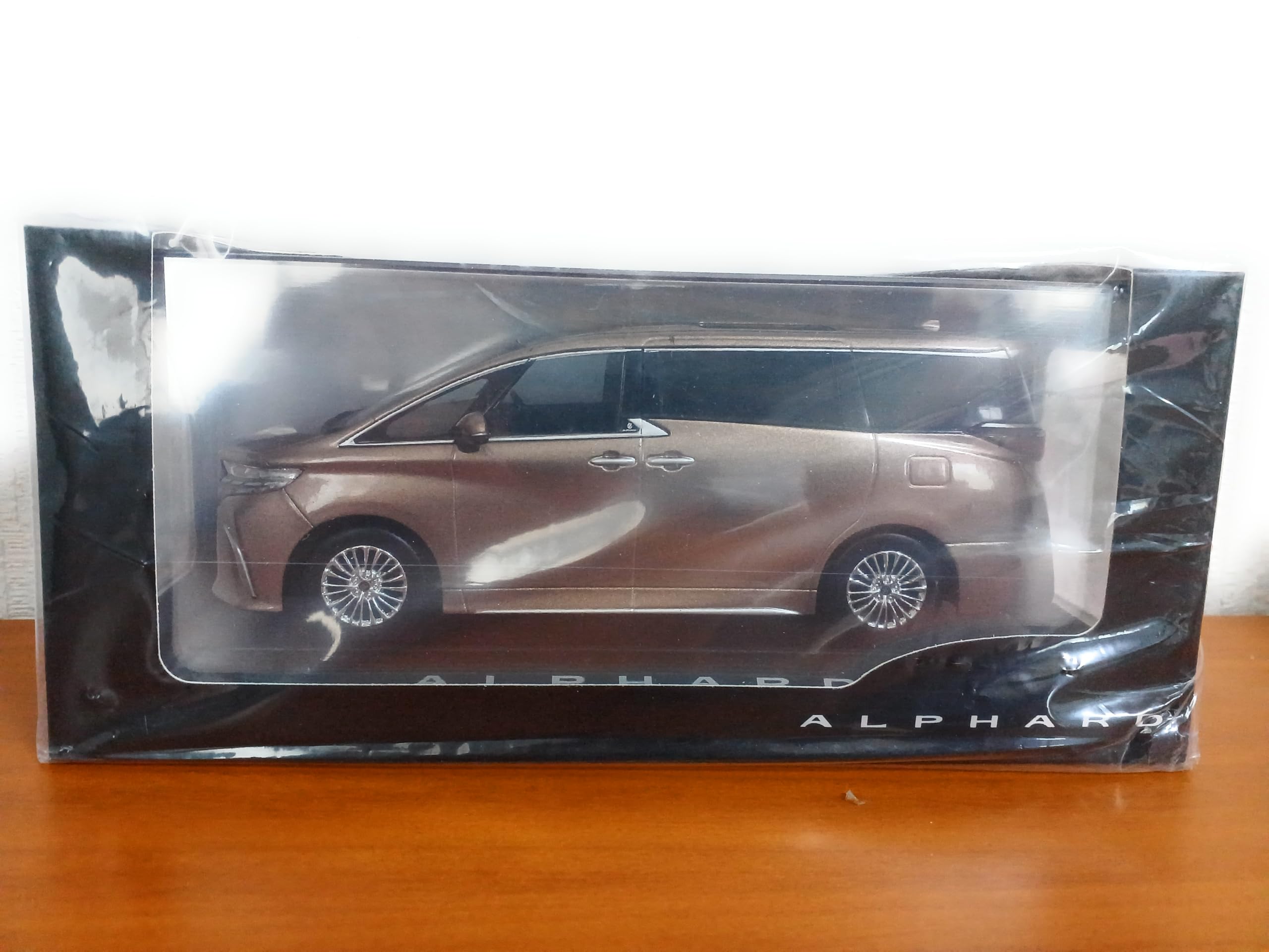 おもちゃ 1／30ミニカー。トヨタ非売品。アルファード。