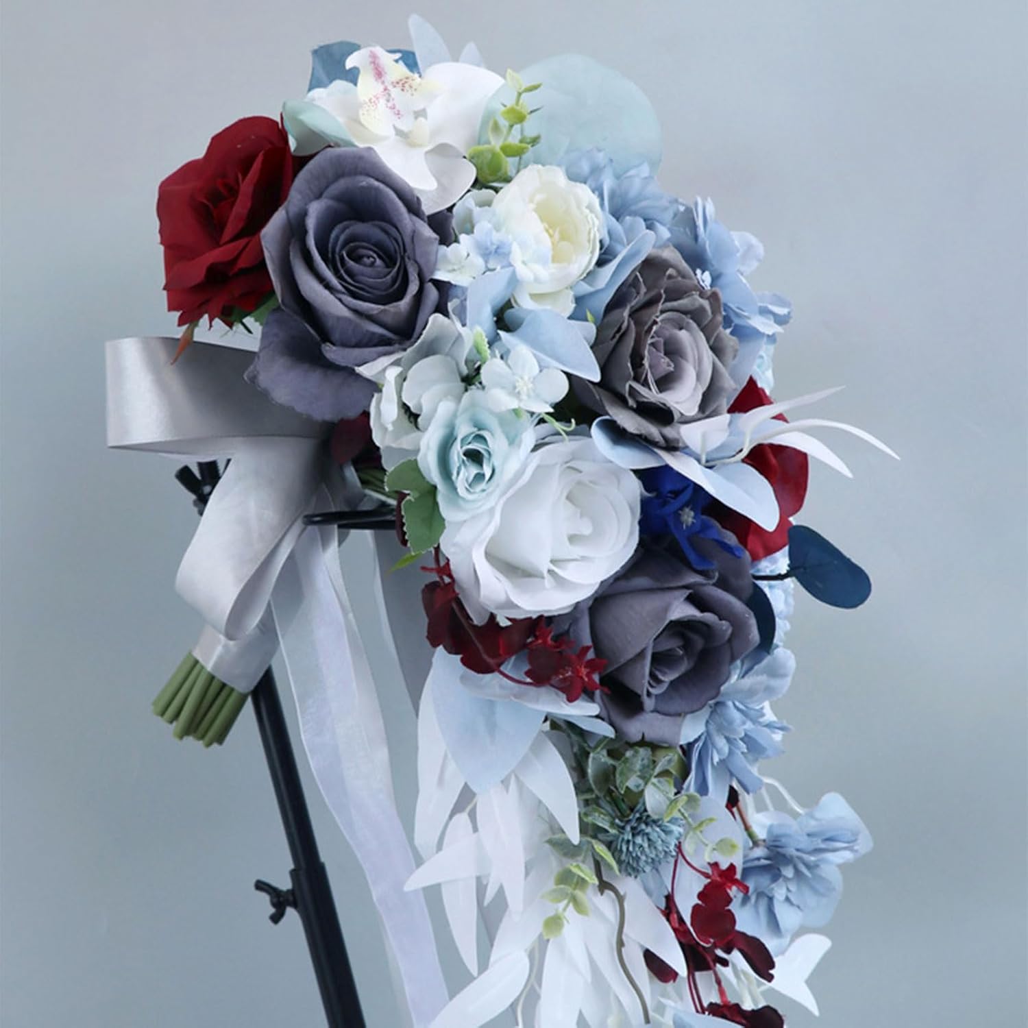 ウェディングブーケウェディングパーティーの装飾のためのブライダルブーケセレモニー記念日バレンタイン写真小道