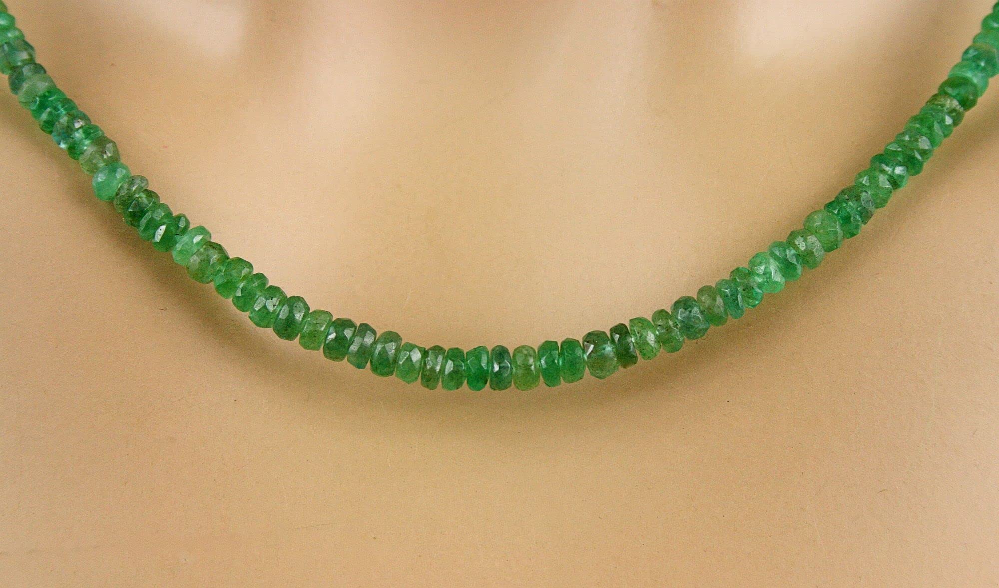 Smaragd Kette - Collier in grün, 60 Karat
