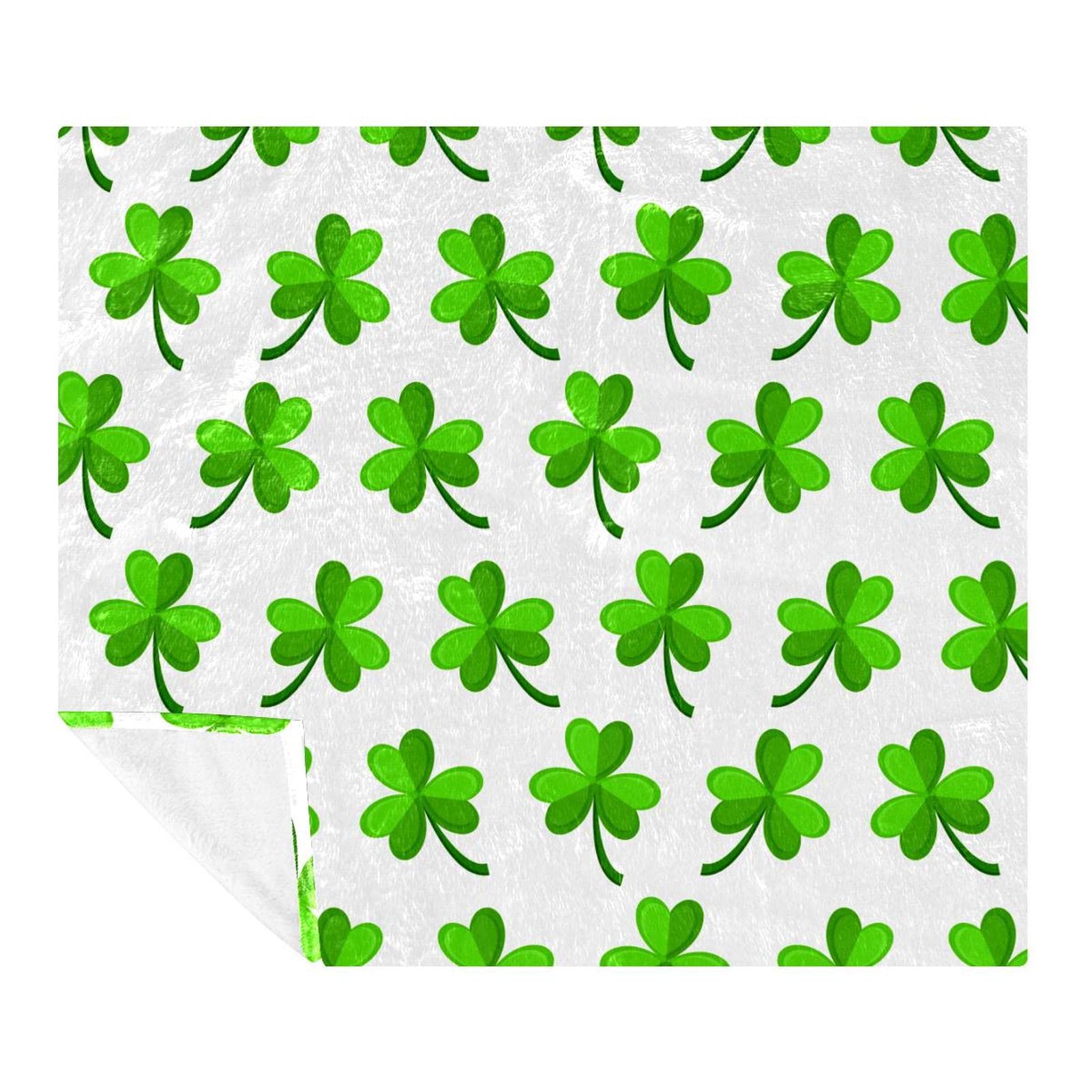 Couverture douce Clovers pour ne plus jamais avoir froid sur votre canapé