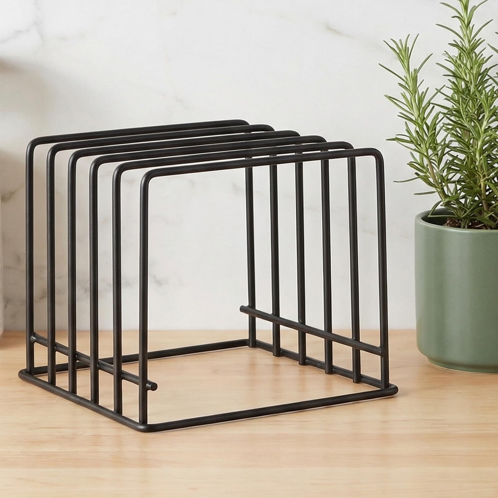 Soporte para Tabla de Cortar de Cocina Negro de Hierro con 5 Ranuras y Diseño Moderno, Organizador Versátil y Fácil de Limpiar para Sartenes y Bandejas en Armarios o Despensas,