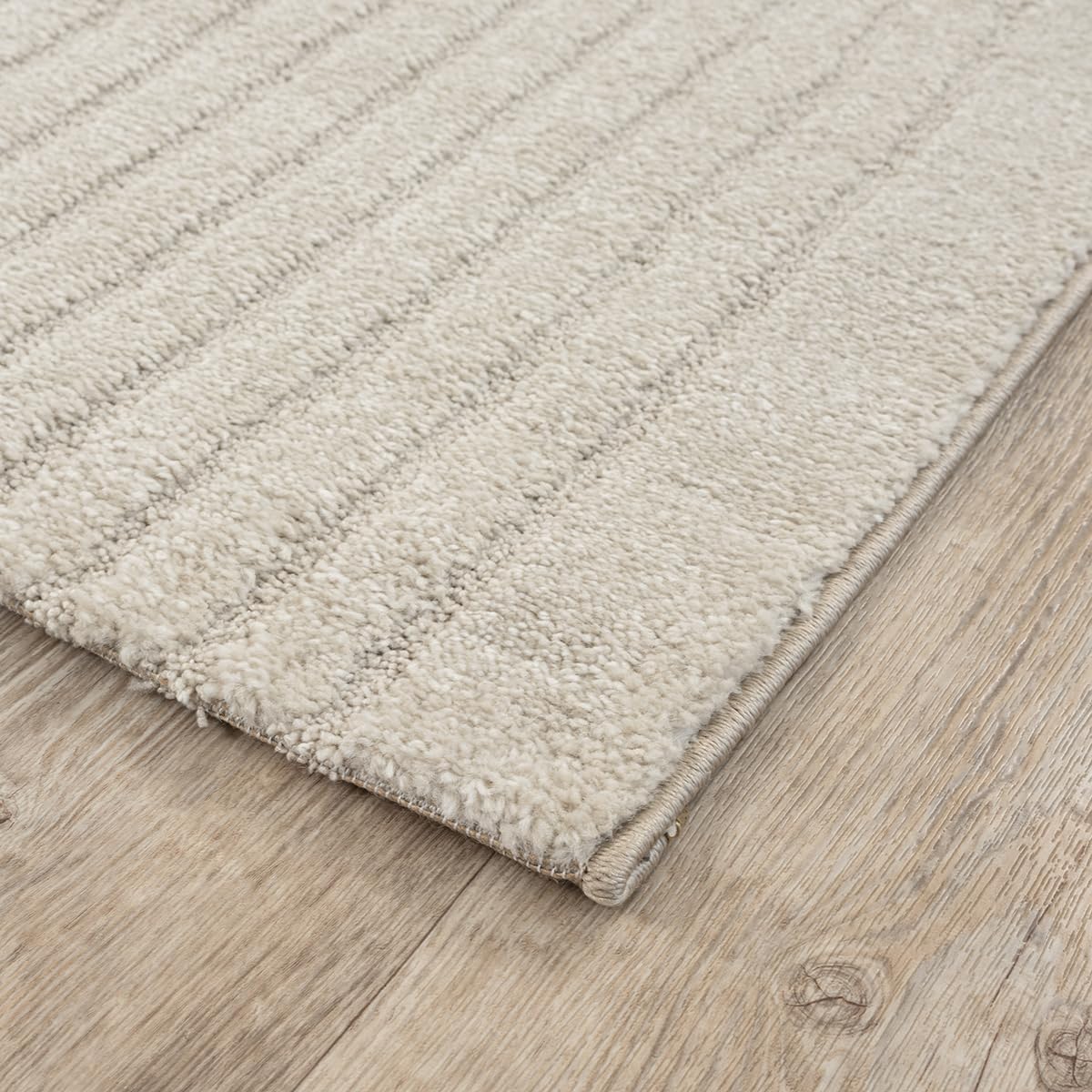 the carpet Elisa, Tapis Moderne de Salon, Design géométrique, Haute densité de Poil et agréablement Doux, Beige, 140 x 200 cm