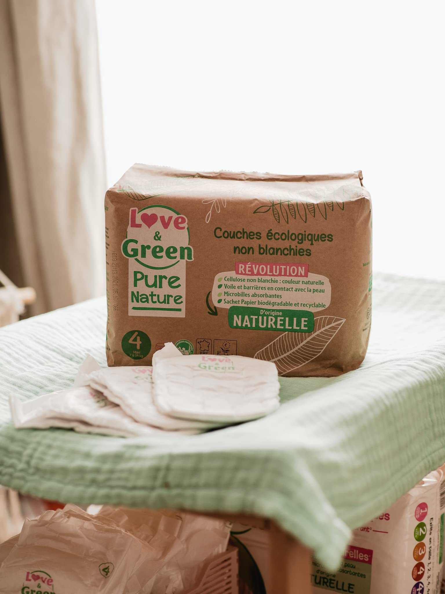 Love & Green Pure Nature Pakiet 6 (po 32 = 192) Niebielonych, przyjaznych dla środowiska pieluch T1 x 32 (2-5 kg)