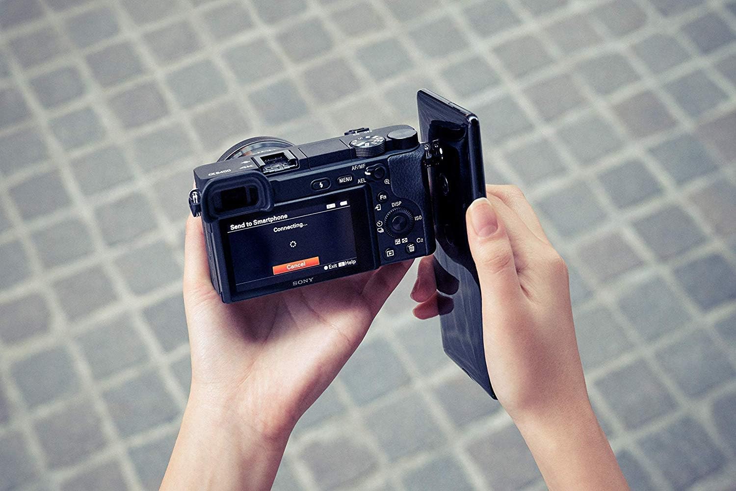 Sony Alpha 6400 - Appareil Photo Numérique Hybride APS-C avec 18-135mm Objectif (24,2 MP, AF en 0.02s, Suivi des Yeux, 4K HLG, Ecran Selfie Vlogging)