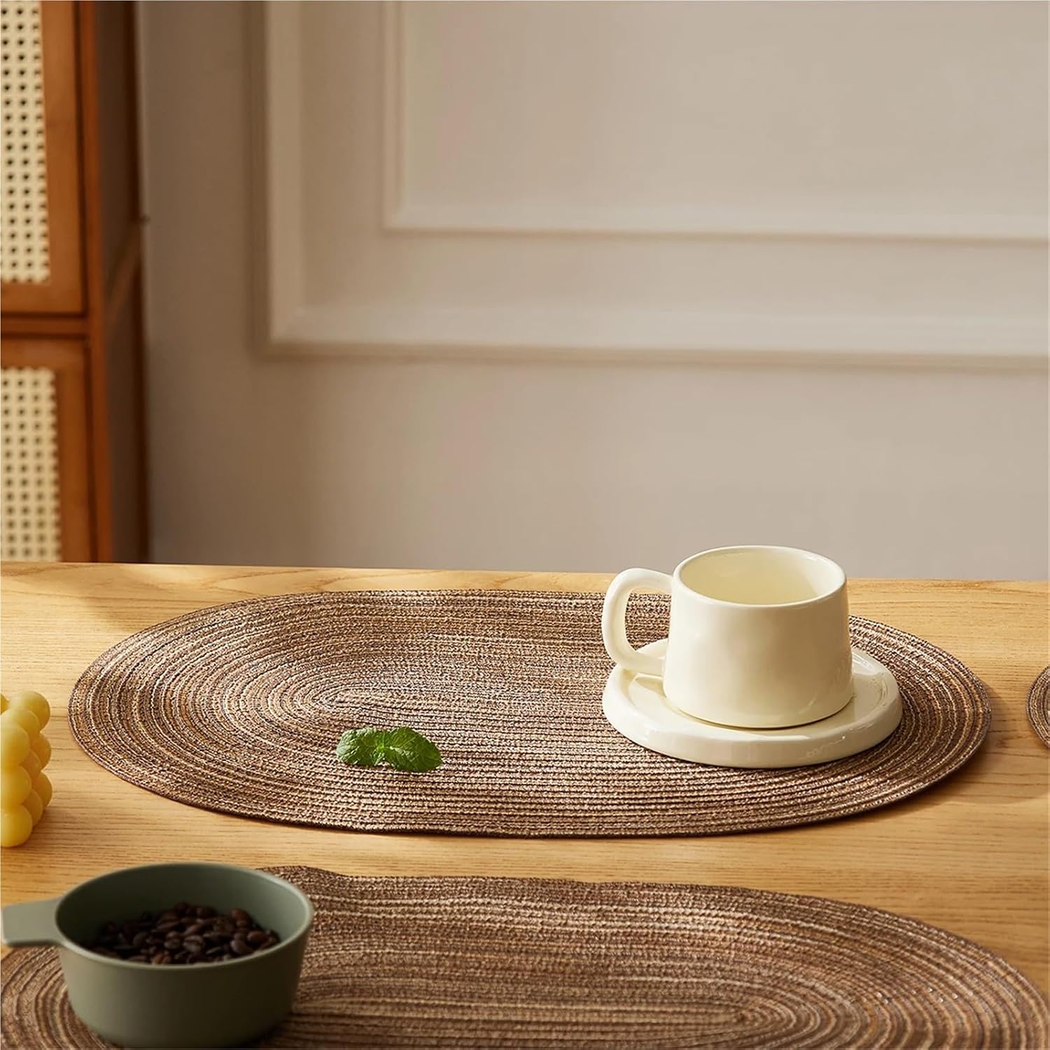 4PCS/Set Oval Rop Cotton Braided Table Place Mats Braided Coaster Placemas Non-Slip Table Mats for Dining Kitchen Table Washable(Beige)