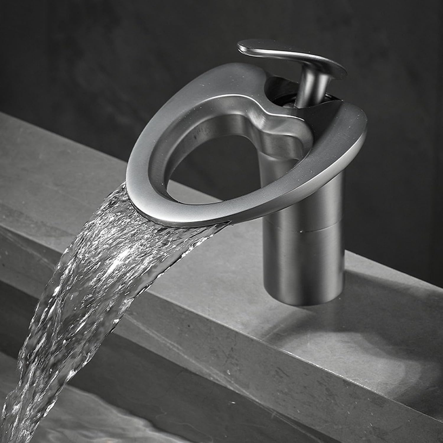 Mitigeur cascade pour salles de bains mitigeur lavabo blanc or en laiton