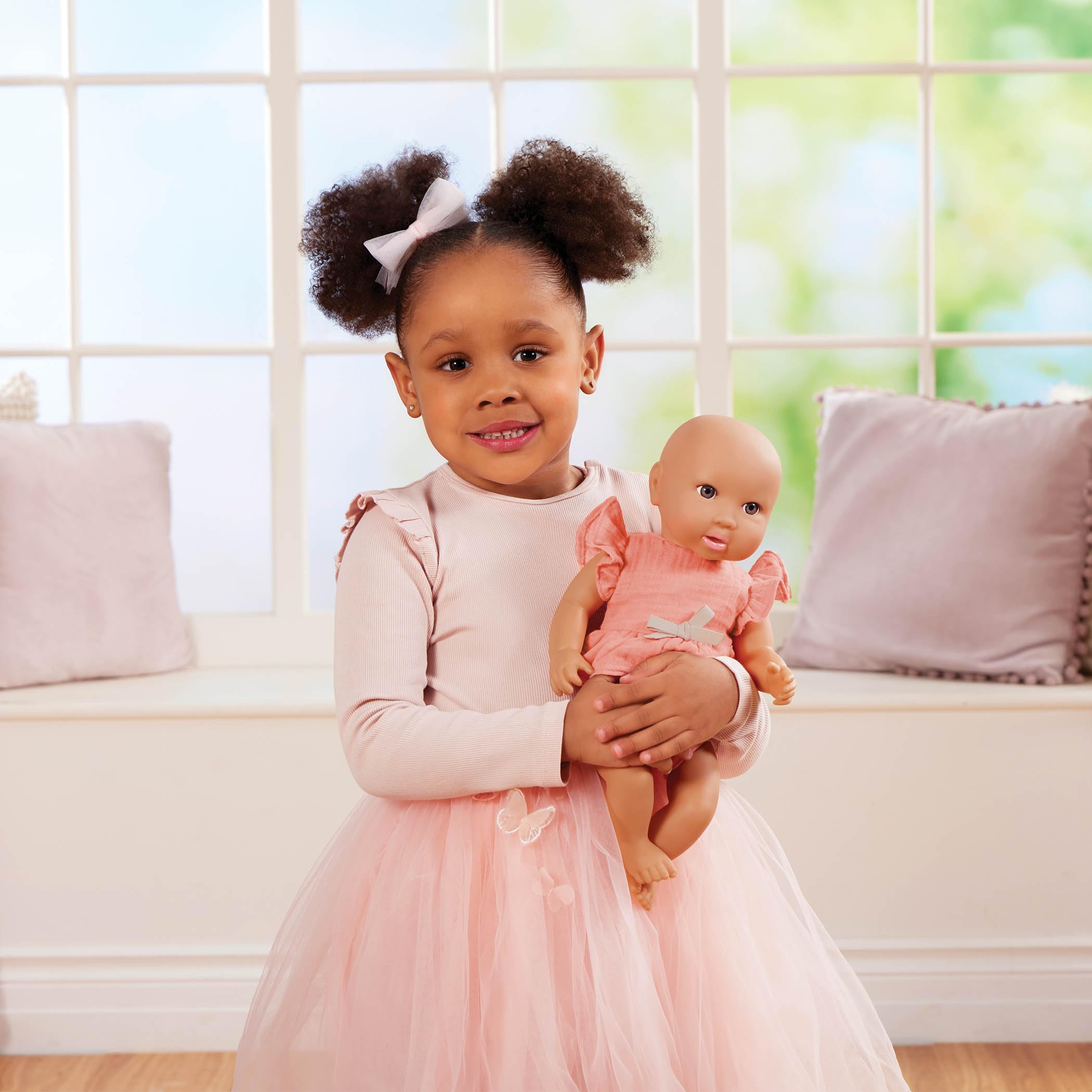 LullaBaby Realistyczna lalka niemowlęca 35 cm - brązowe oczy, porcelanowa skóra i miękkie ciało do przytulania - akcesoria ujawniające płeć chłopca lub dziewczynki - udawaj zabawę przez ponad 2 lata