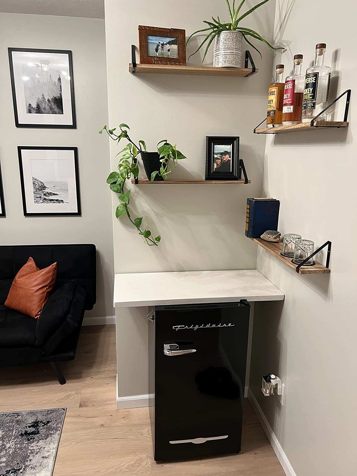 44/mo Finance Frigidaire EFR376WHITE 3.2 Cu Ft White Retro Bar