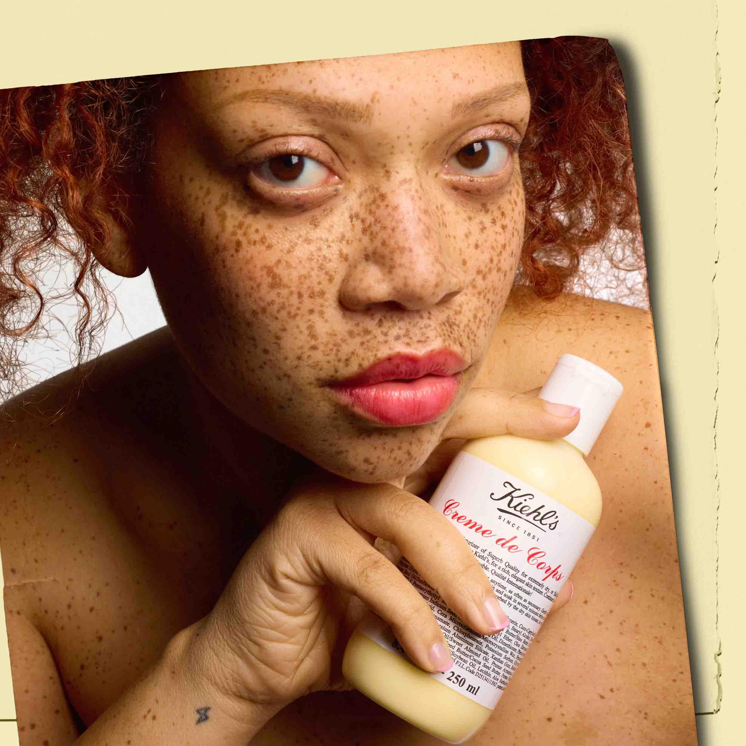 KIEHL'S Creme de Corps, reichhaltige, nicht fettende Körpercreme für trockene Haut, feuchtigkeitsspendende Körperpflege mit natürlichen Inhaltsstoffen