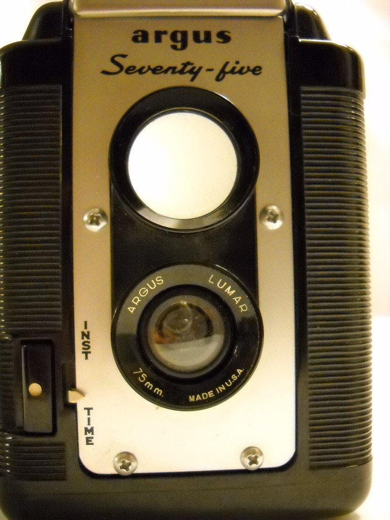 argus Seventy-five 二眼レフカメラ Amazon.com : Vintage Argus Seventy-Five Camera w/Argus 75mm Lumar