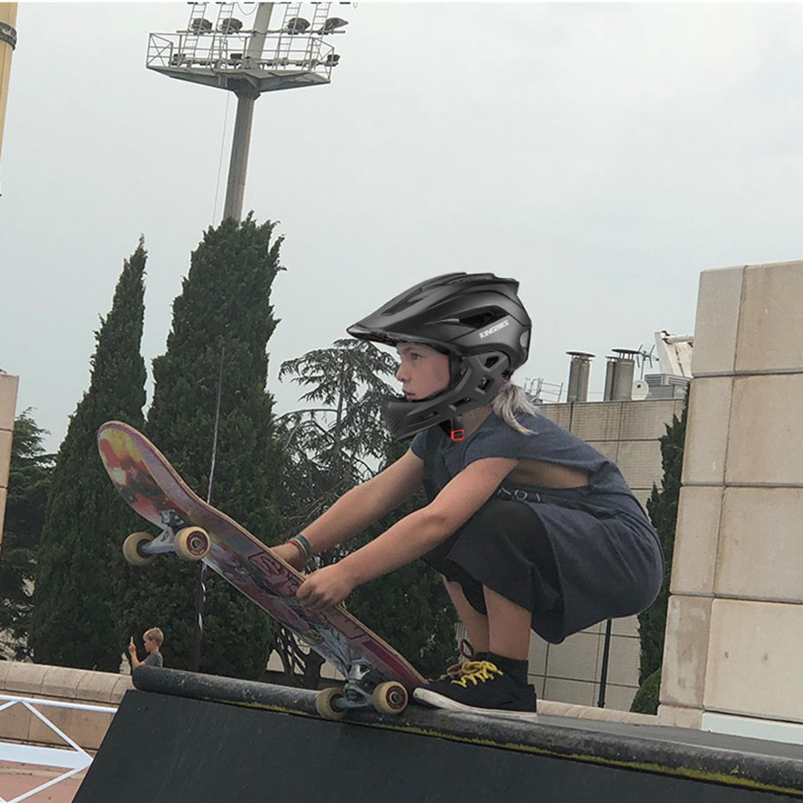 Casque Intégral pour Vélo Enfant, Idéal pour Le Skateboard, Le Roller et Le Vélo de Route.