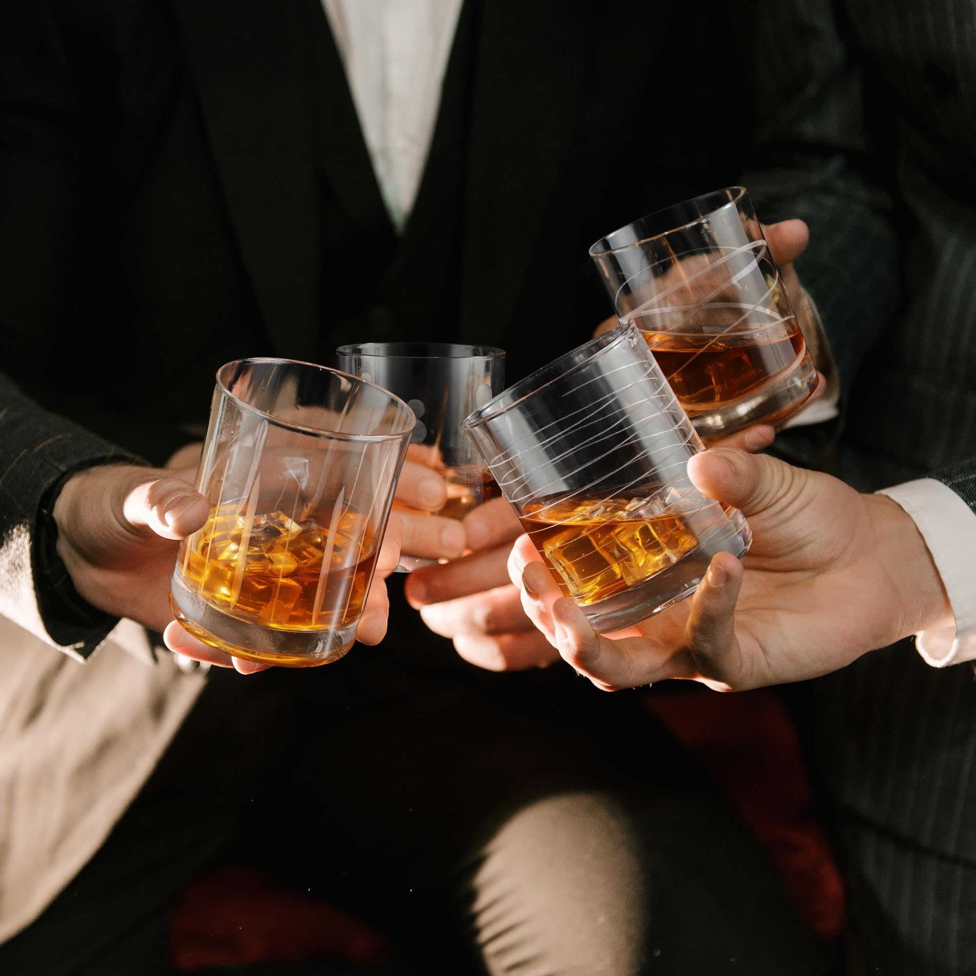 Joeyan Soufflé à la Main Verre à Whisky avec Gravure,Verres à Rhum de Dégustation avec des Motif Ligne Pois,Verres à Eau Tumbler Pour Bourbon Cocktails Cognac,400 ml,Lot de 4,Lavable au lave-Vaisselle