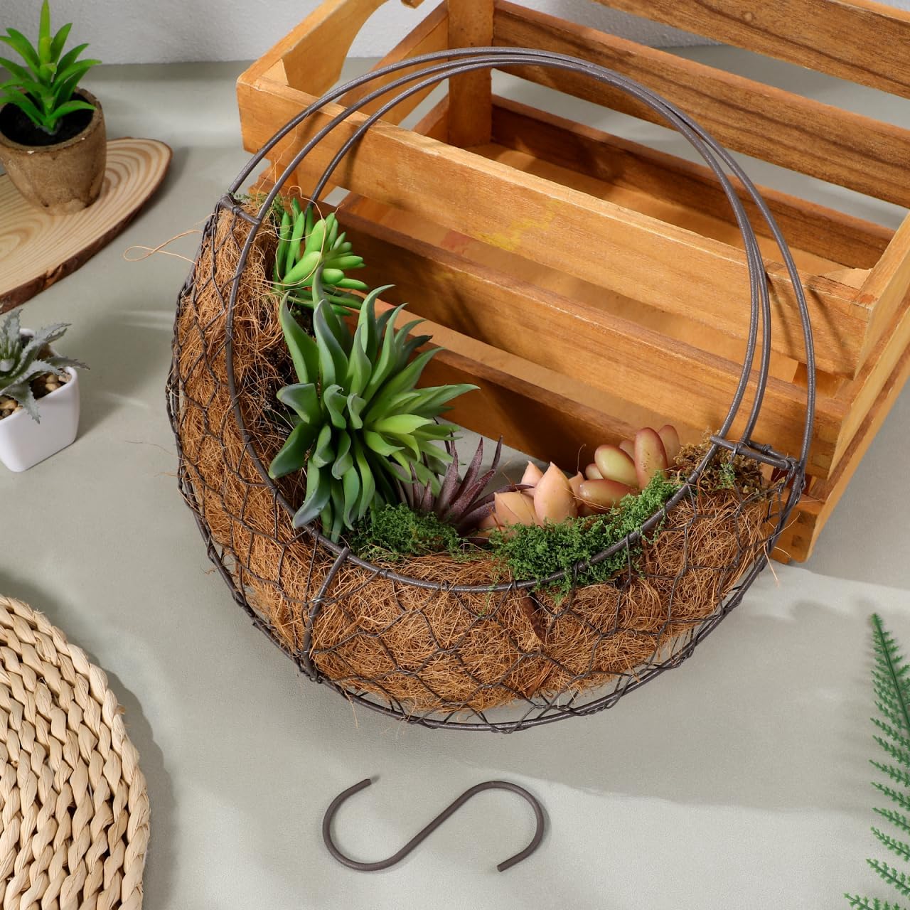 Angoily Moon Shape Wire Wreath Hanging Basket 11.02 Inch S Shape Plant Holder for Indoor Outdoor Patio Garden Succulents Flowers Decor