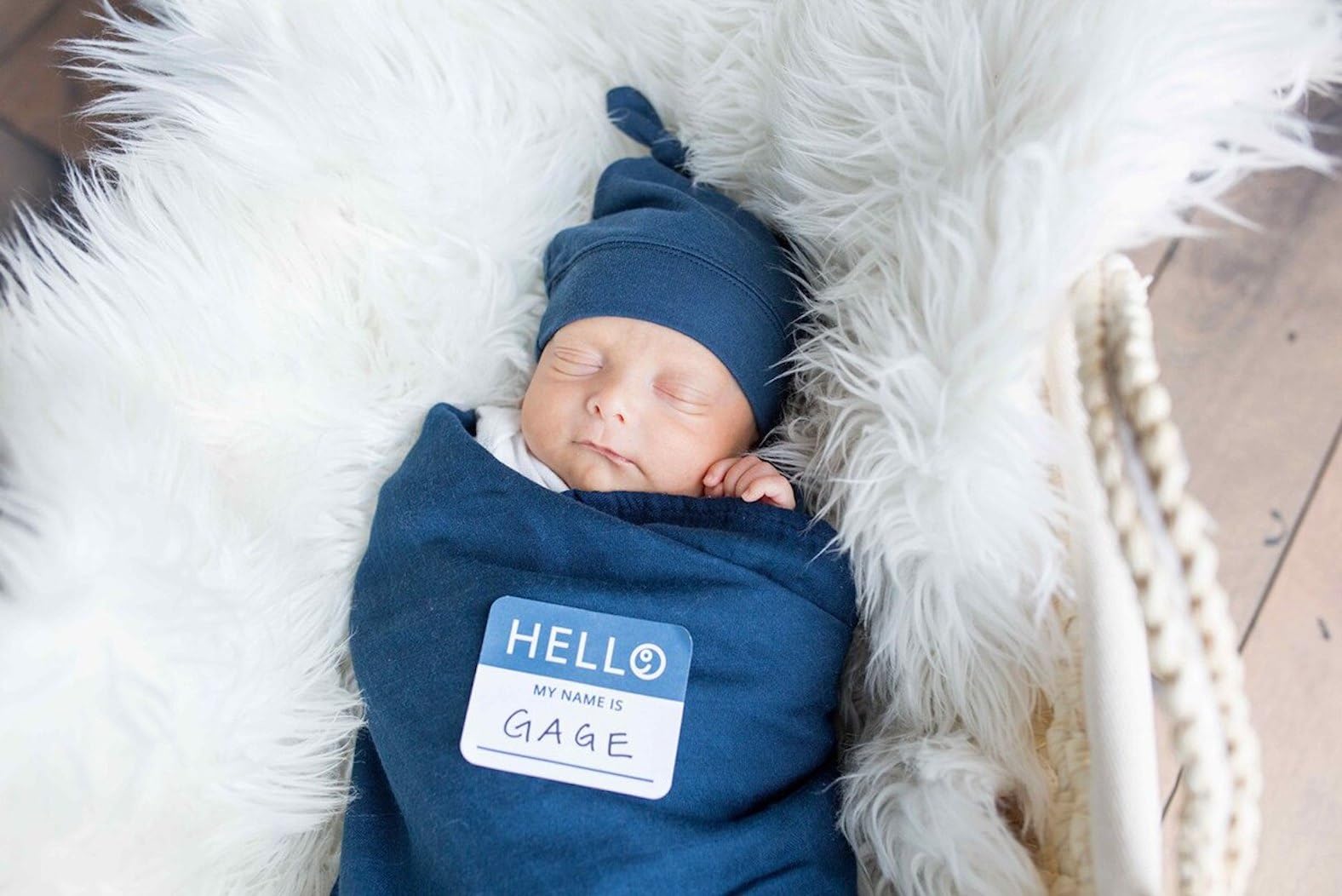 Lulujo Set aus Babymütze und Wickeldecke, ultraweiche Mütze, seidig weicher Bambus-Musselin-Wickeltuch, Neugeborene, Mädchen und Jungen, Marineblau