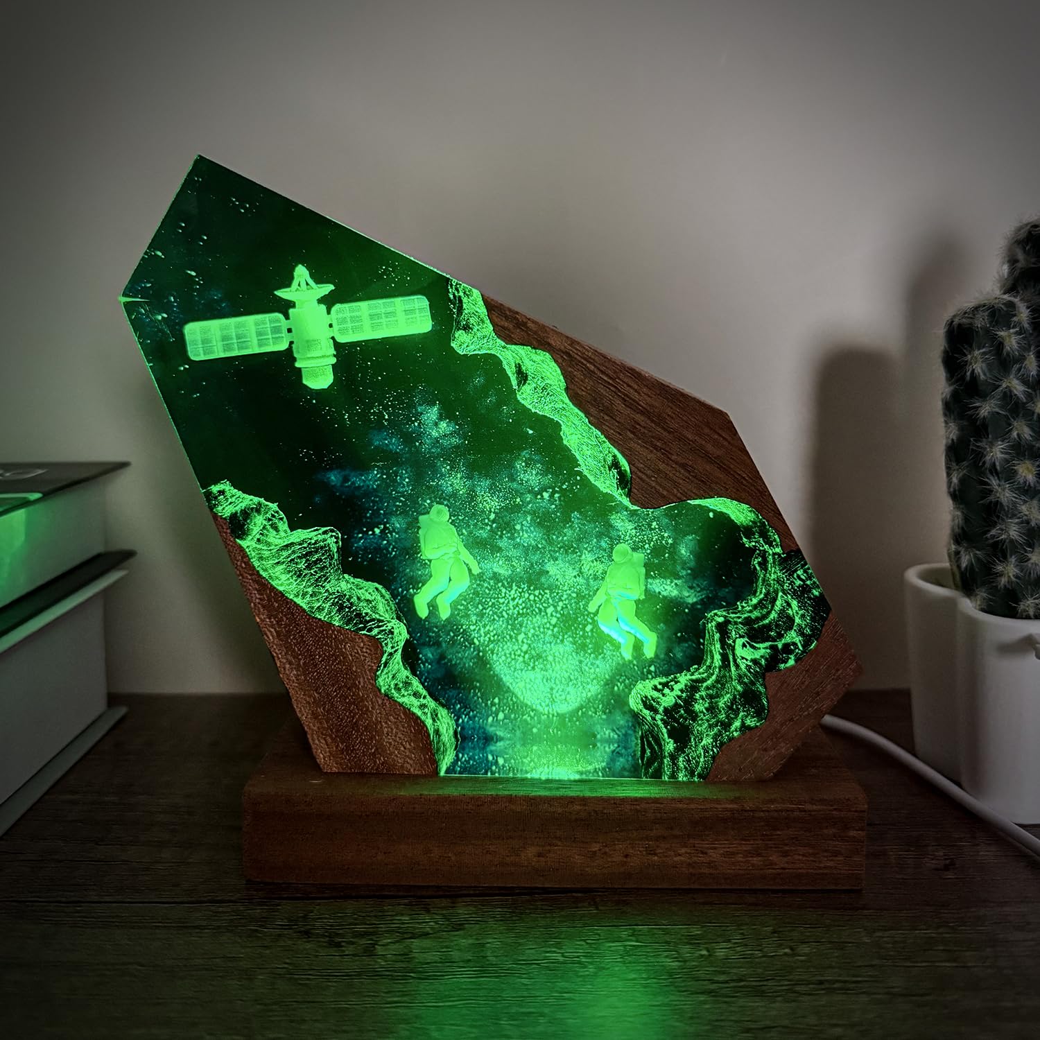 Handcrafted Astronaut Resin Lamp, RGB Galaxy Light With Wood Base USB Charging, Space Themed Bedroom Decor, Astronomy Gift for Sci-fi Lovers, Birthday Valentine's Day Gifts for Women & Men (S,6"x4")