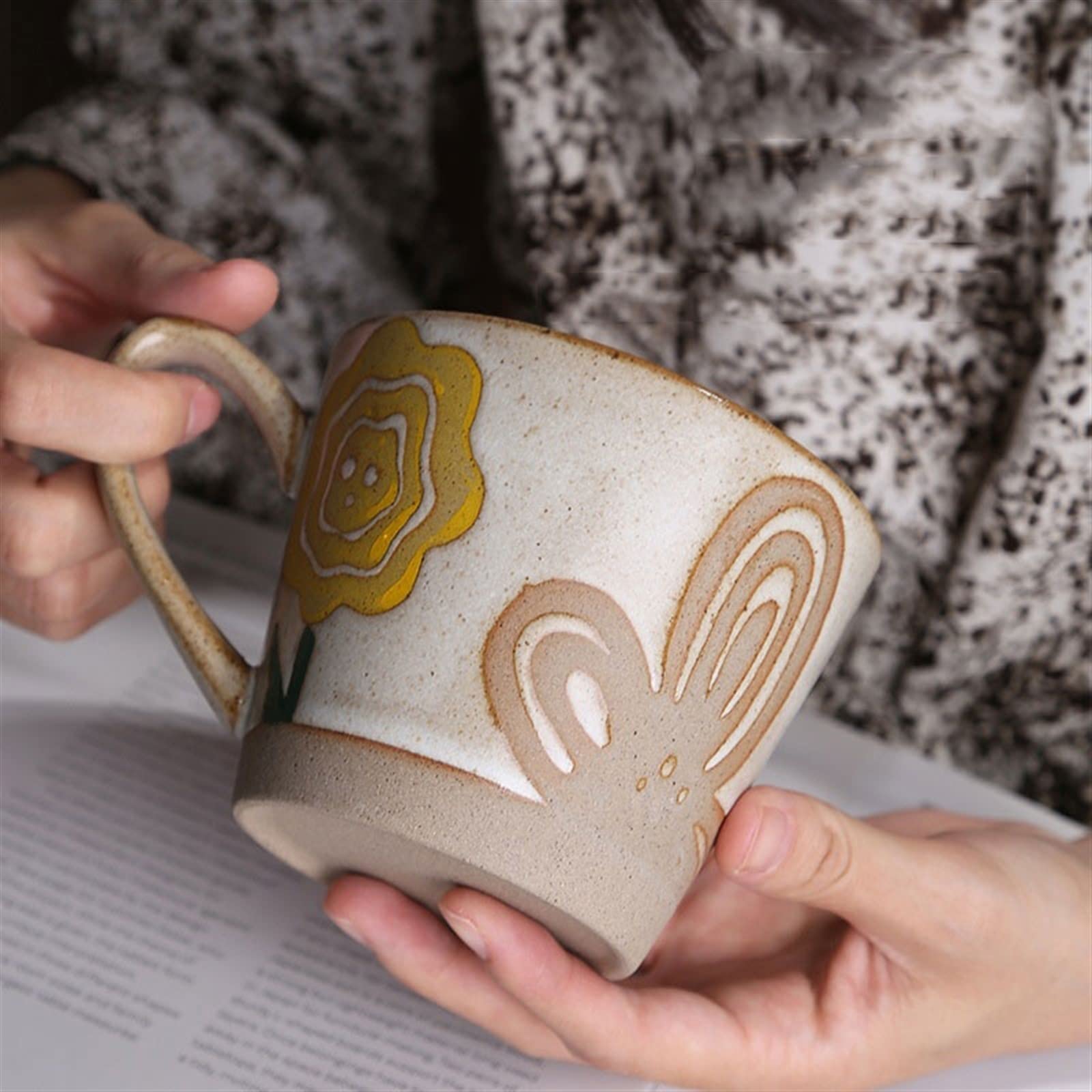 Taza Taza de Agua Taza de cerámica Retro con Forma de Mariposa y Flores Taza de café de Alto Color Pintada a Mano 370 ml Taza de Agua for el hogar Hecha a Mano Vaso Aislado