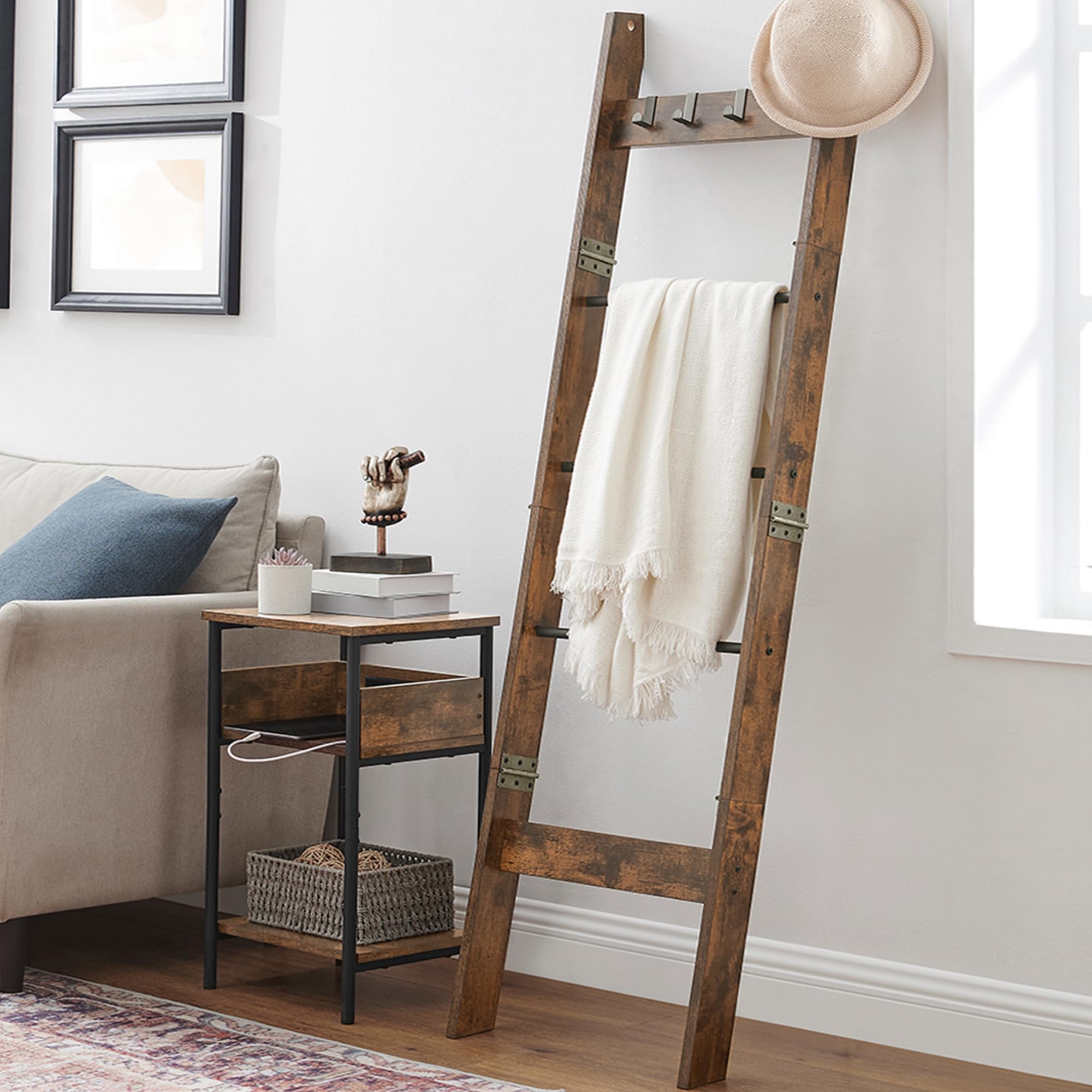 Hzuaneri Blanket Ladder for Living Room, Decorative Quilt Rack with 4 Removable Hooks, 5-Tier Farmhouse Ladder Holder Shelf Organizer for Bedroom, Rustic Brown and Black 02101BBR