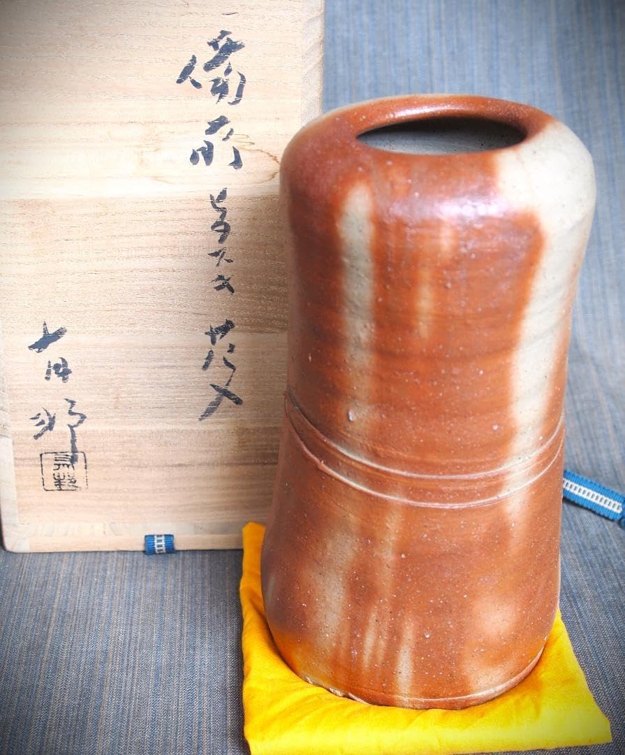 人気作家★金重有邦【師:金重素山、金重陶陽】★備前緋襷花入★共箱・布 作家金重有邦師:金重素山、金重陶陽備前緋襷花入共箱・布 人気